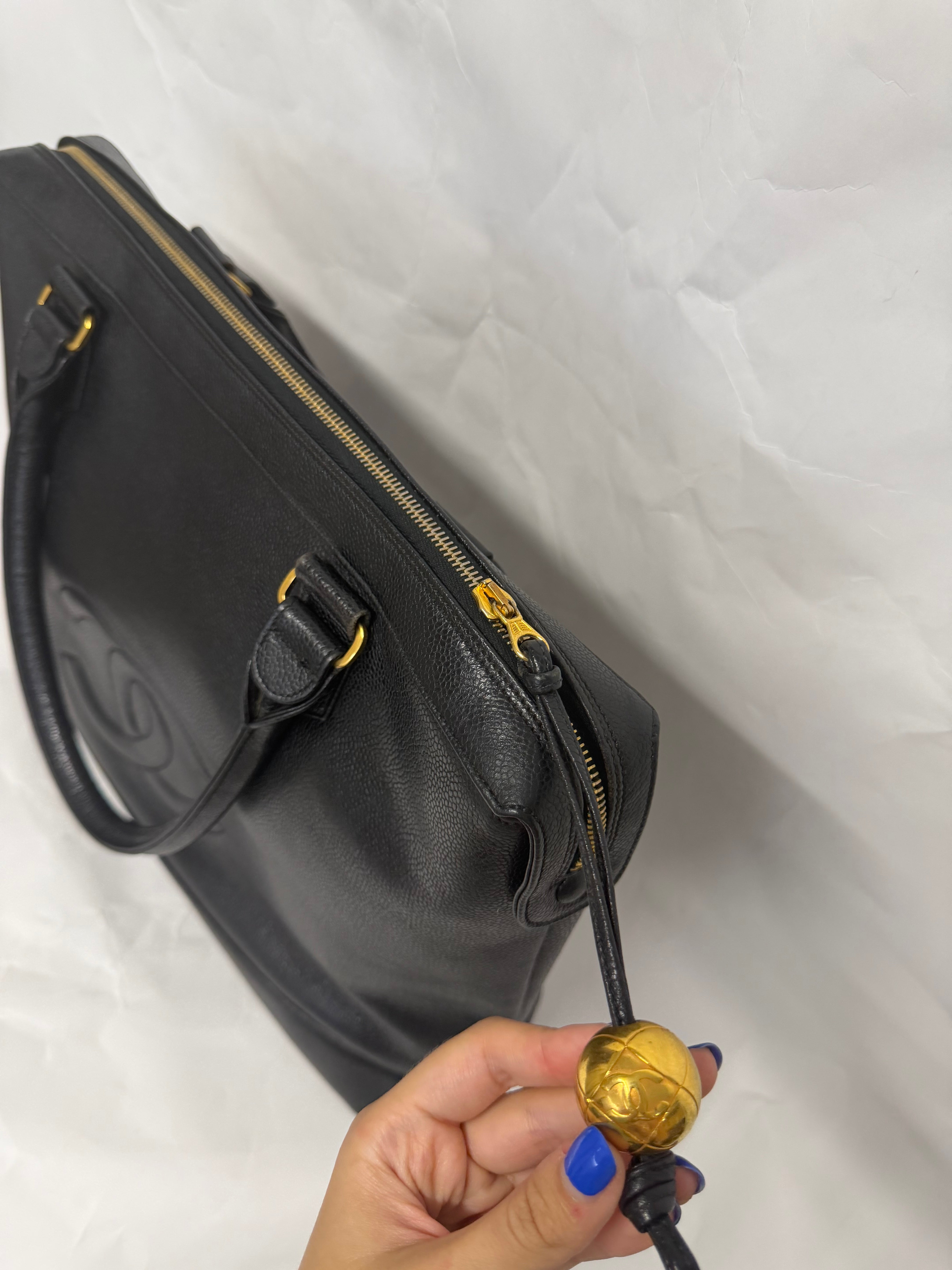 Chanel Caviar Tote Vintage | Logo Grande Turn Lock · Serie 2