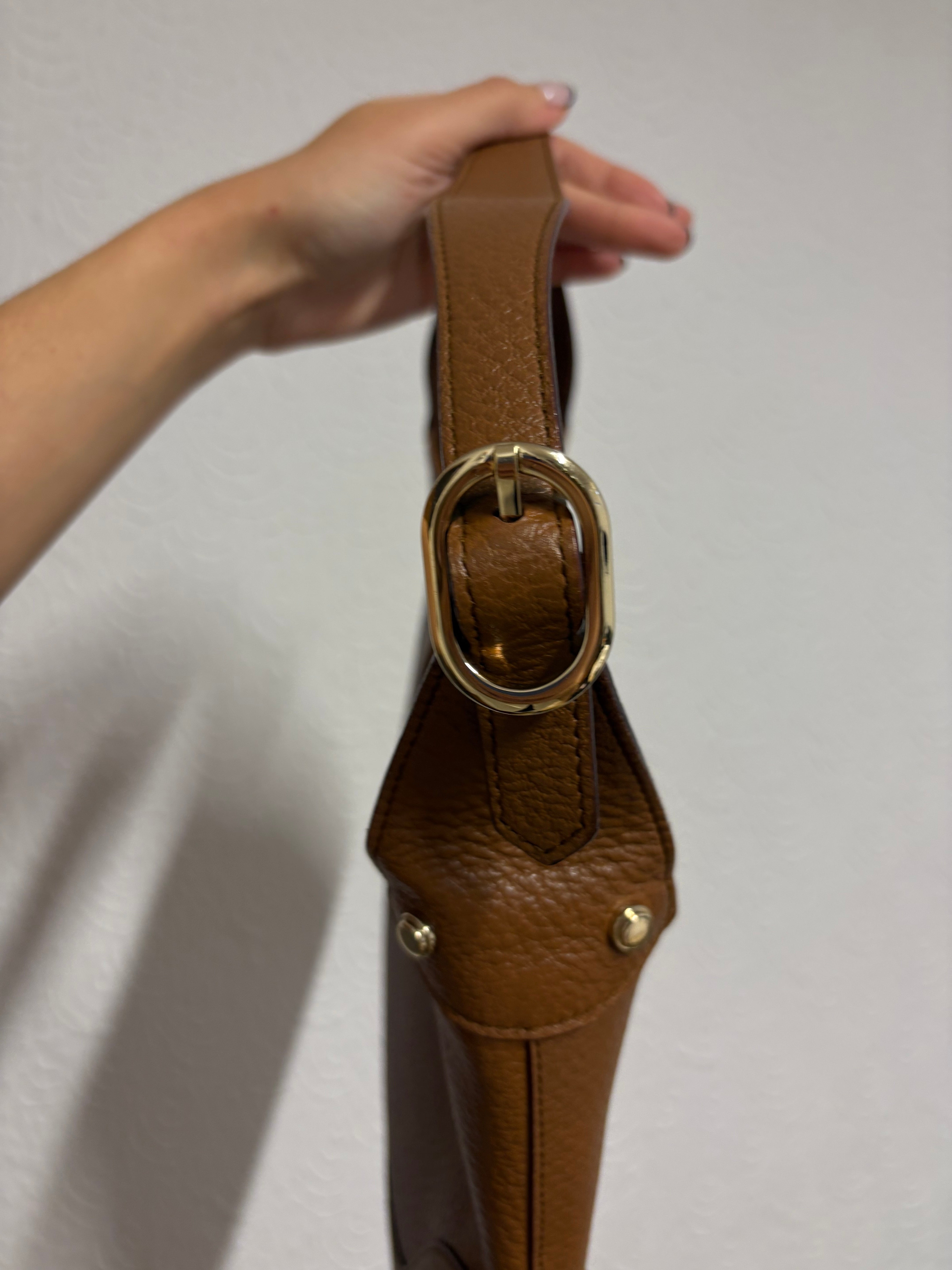 Gucci Jackie Shoulder Bag Piel Marrón · Broche G Dorado