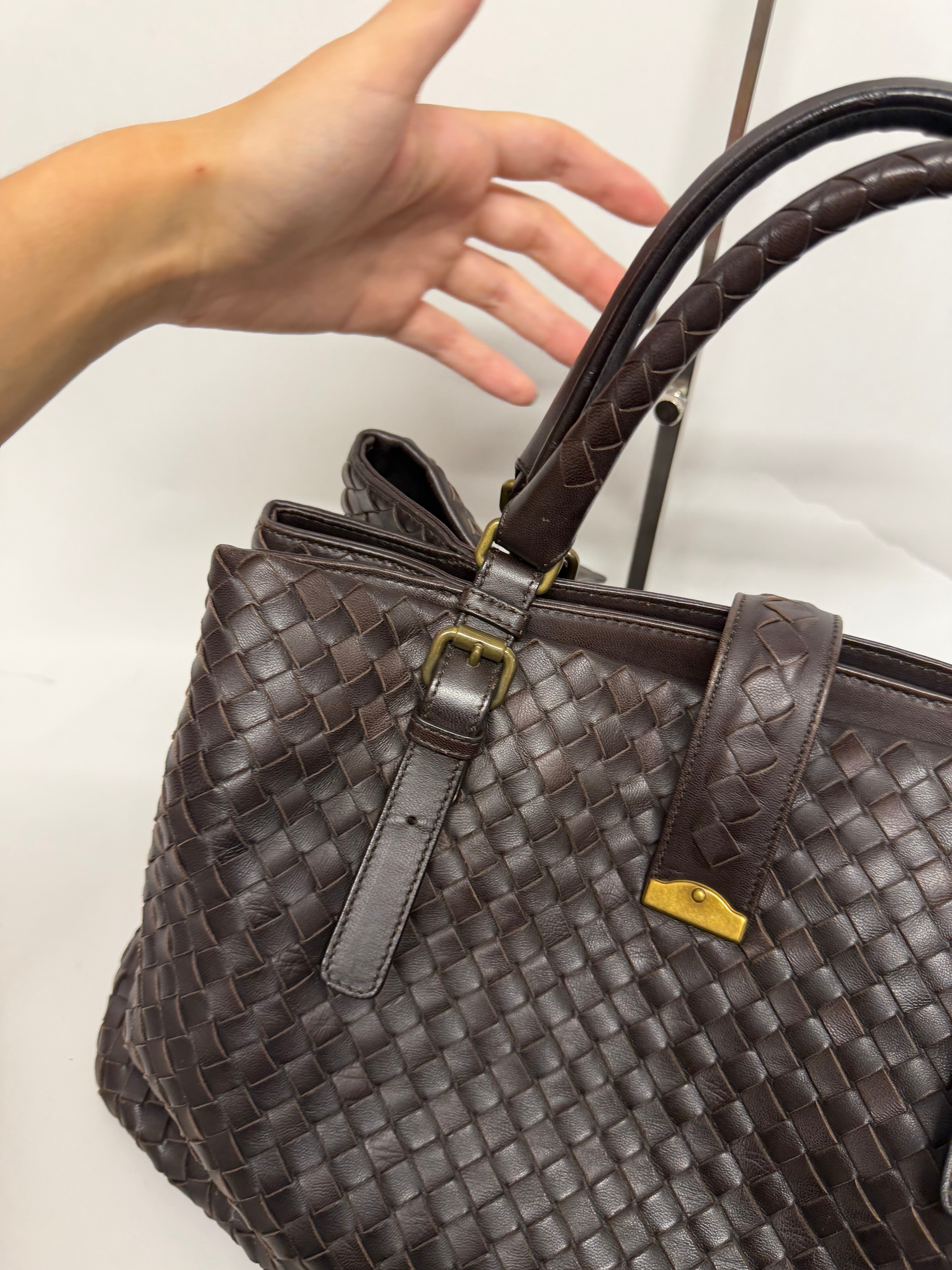 Bottega Veneta Roma Intrecciato Piel Marrón