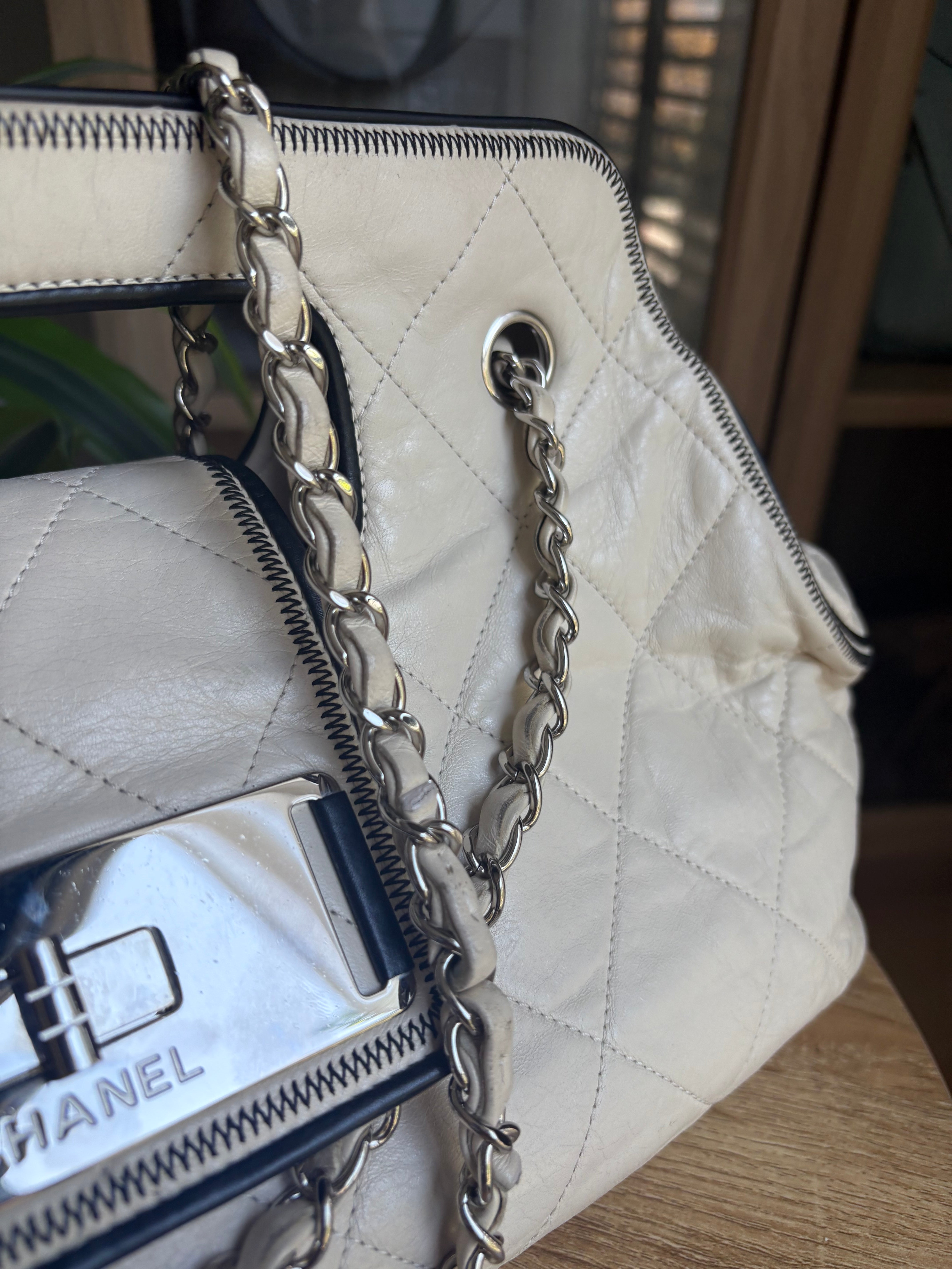 CHANEL - Reissue Accordion Flap blanco