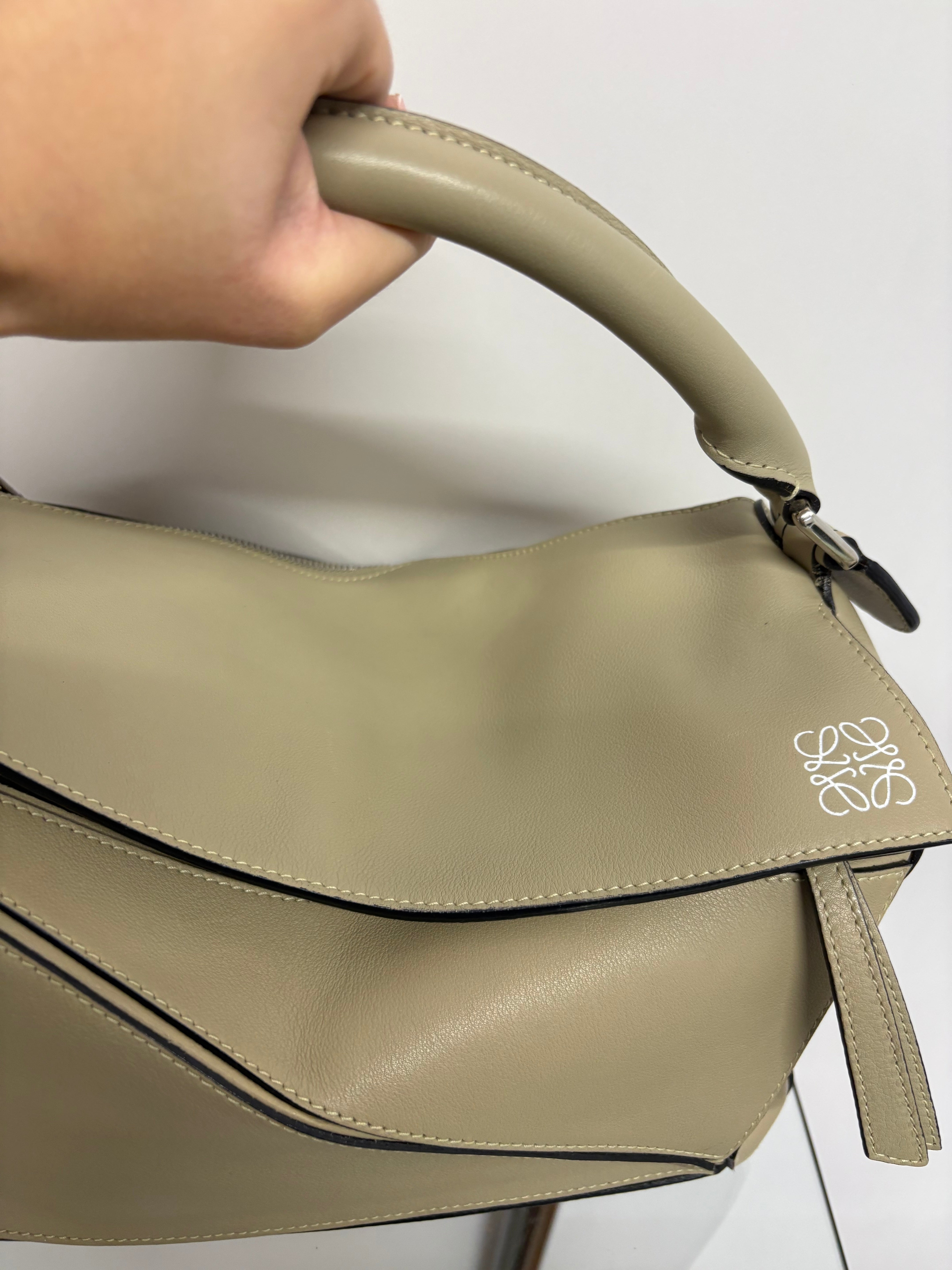 Loewe puzzle mediano Beige/ Taupe Claro