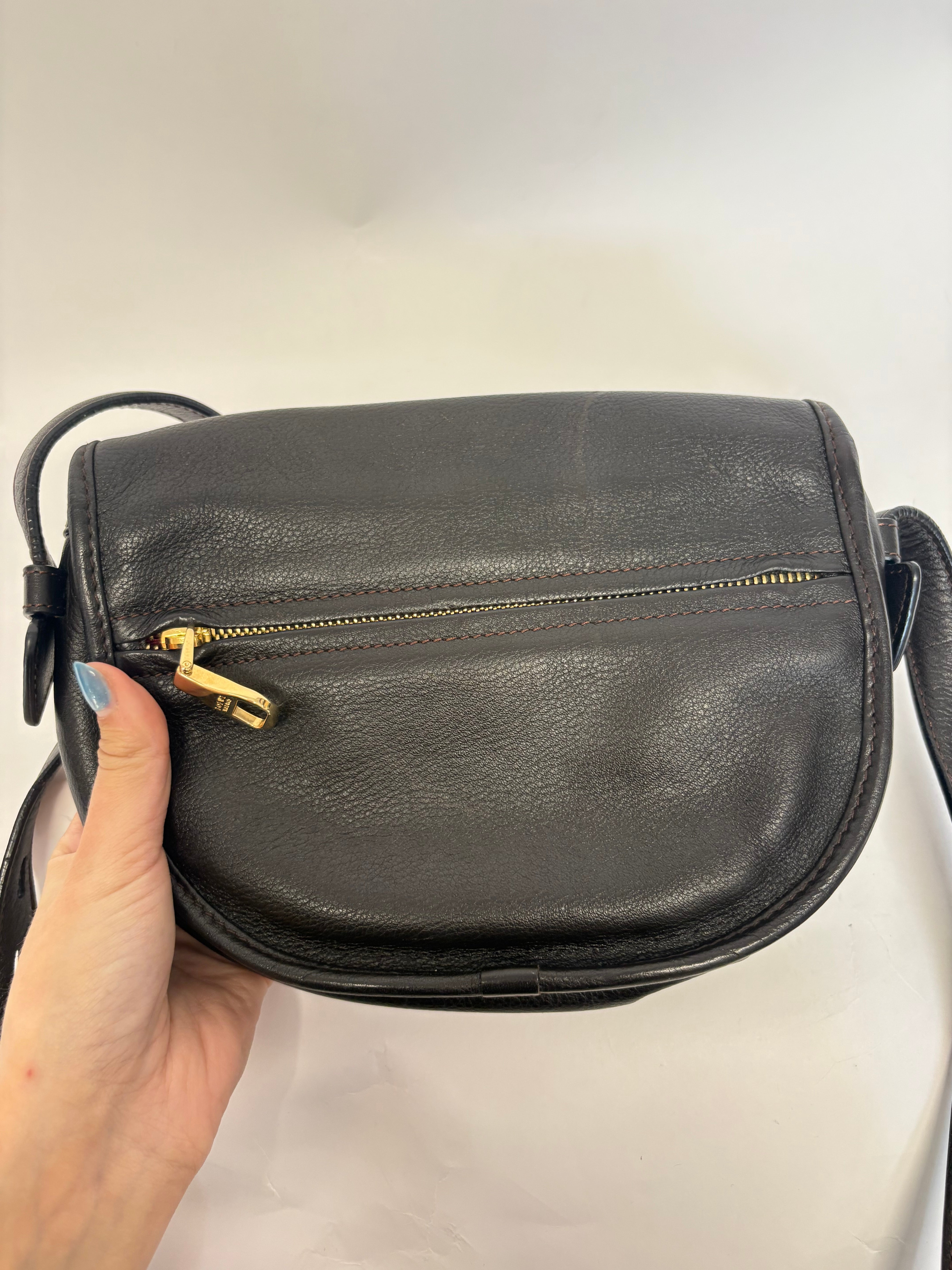 Loewe Heritage Pequeña Marrón – Vintage Crossbody Bag