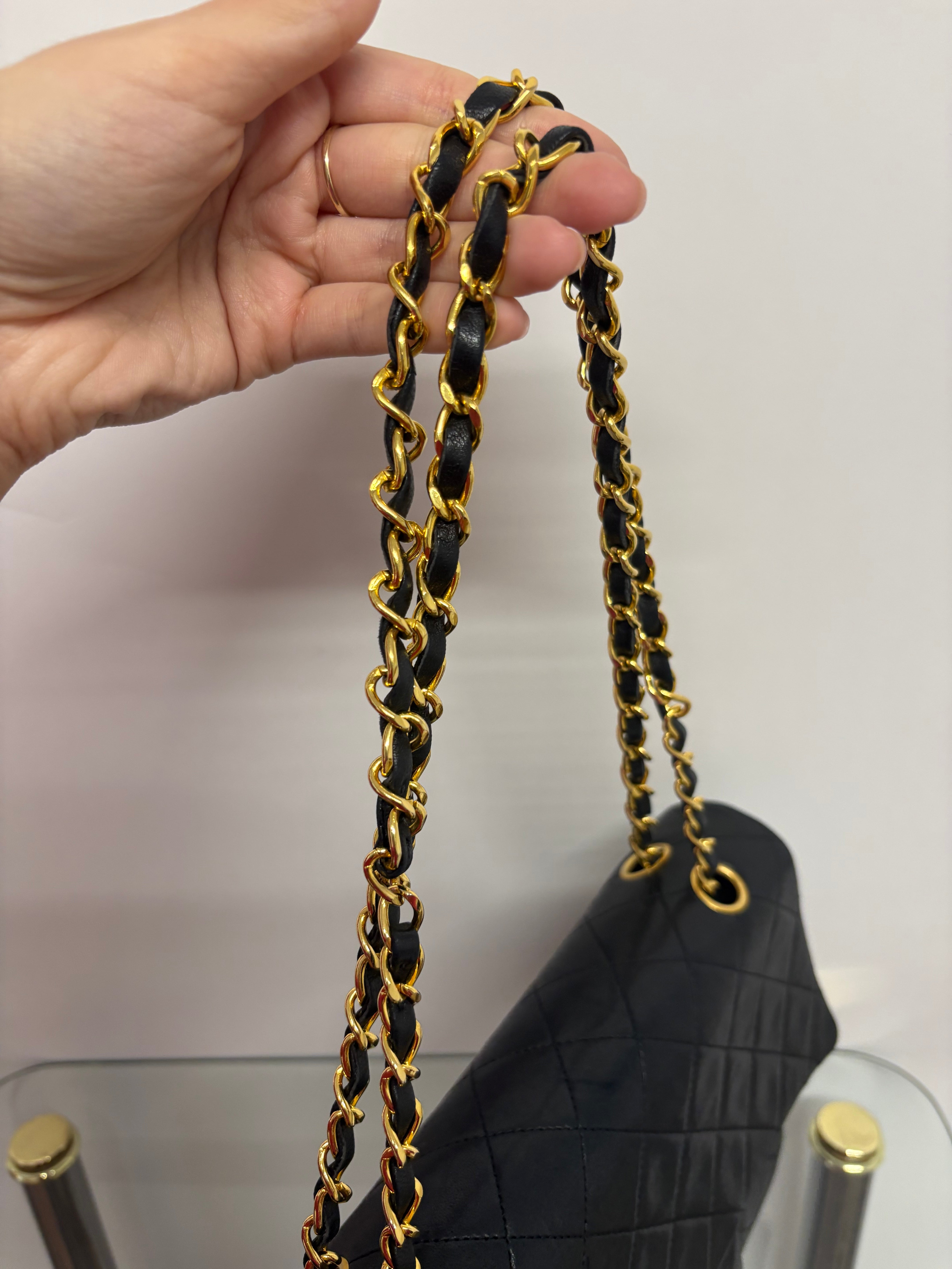 Chanel timeless 25 double flap matelassé negro – serie 1