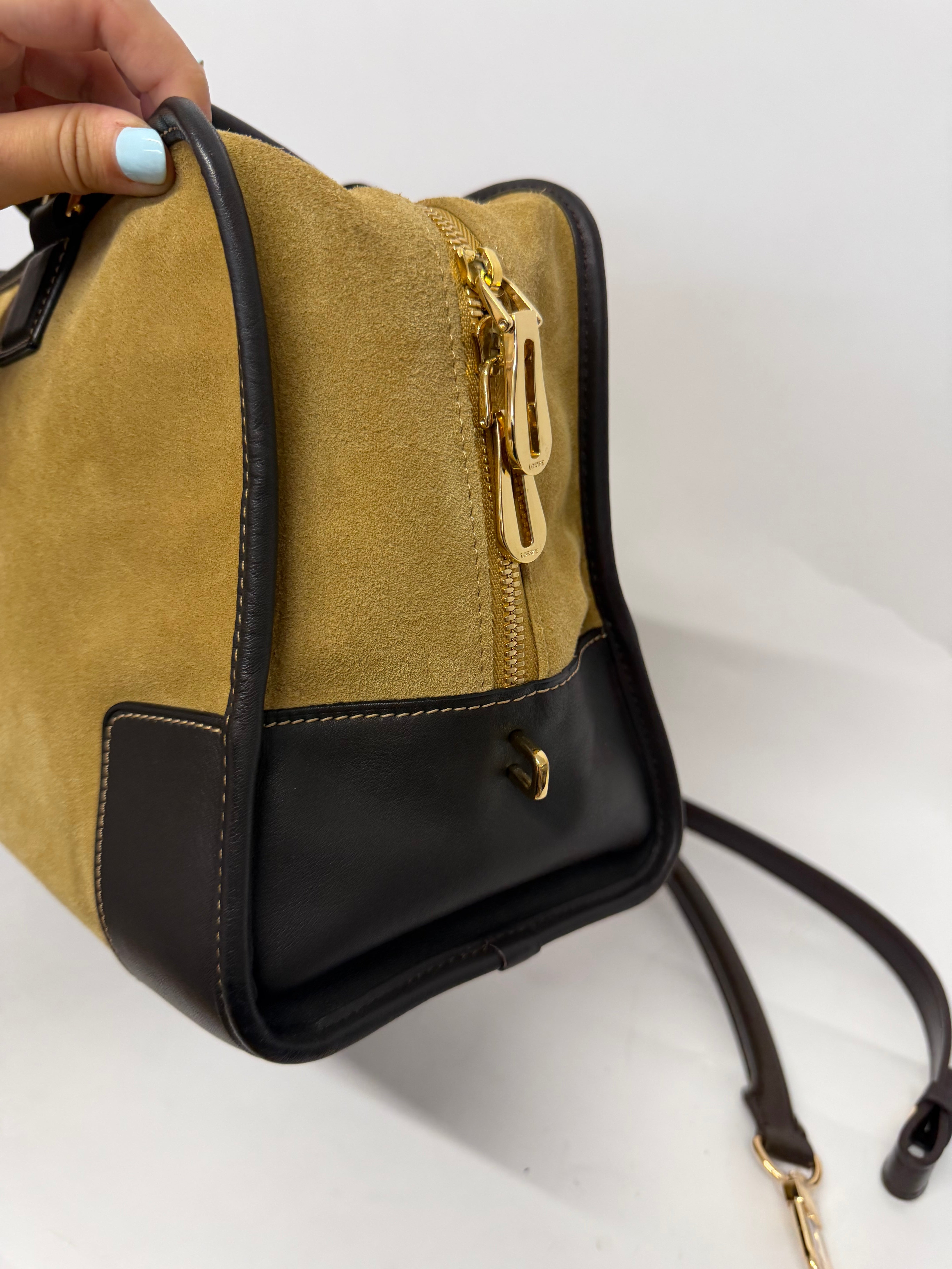Loewe Amazona 36 Ante Oro — Modelo Nuevo