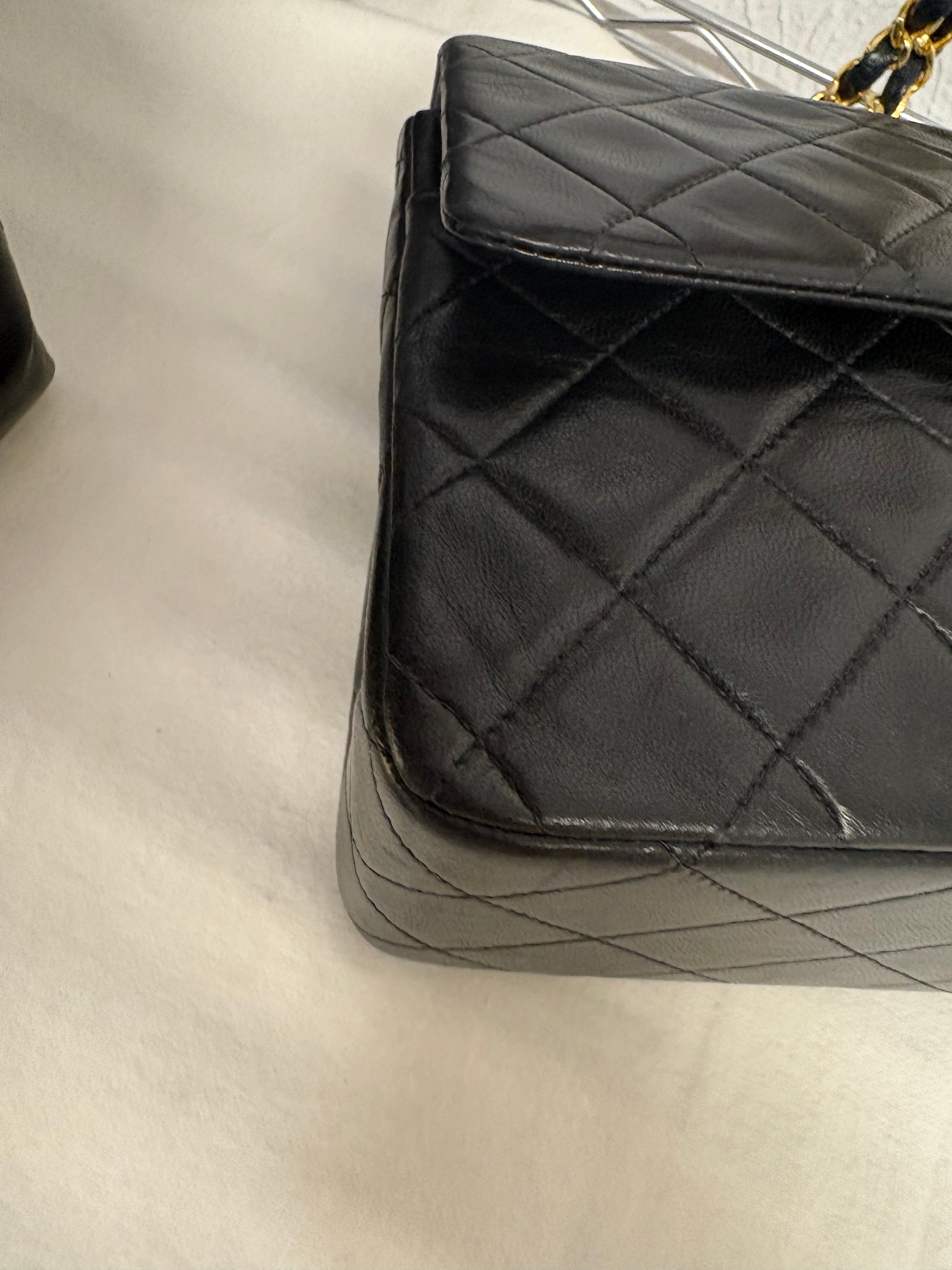 Chanel timeless 25 double flap lambskin negro – serie 4