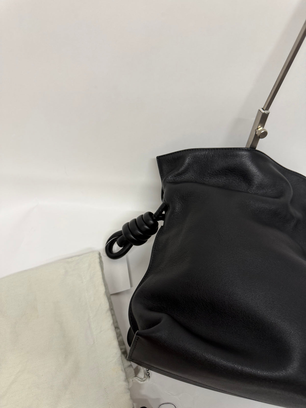 Loewe Flamenco Knot Tote Piel Negra mediana