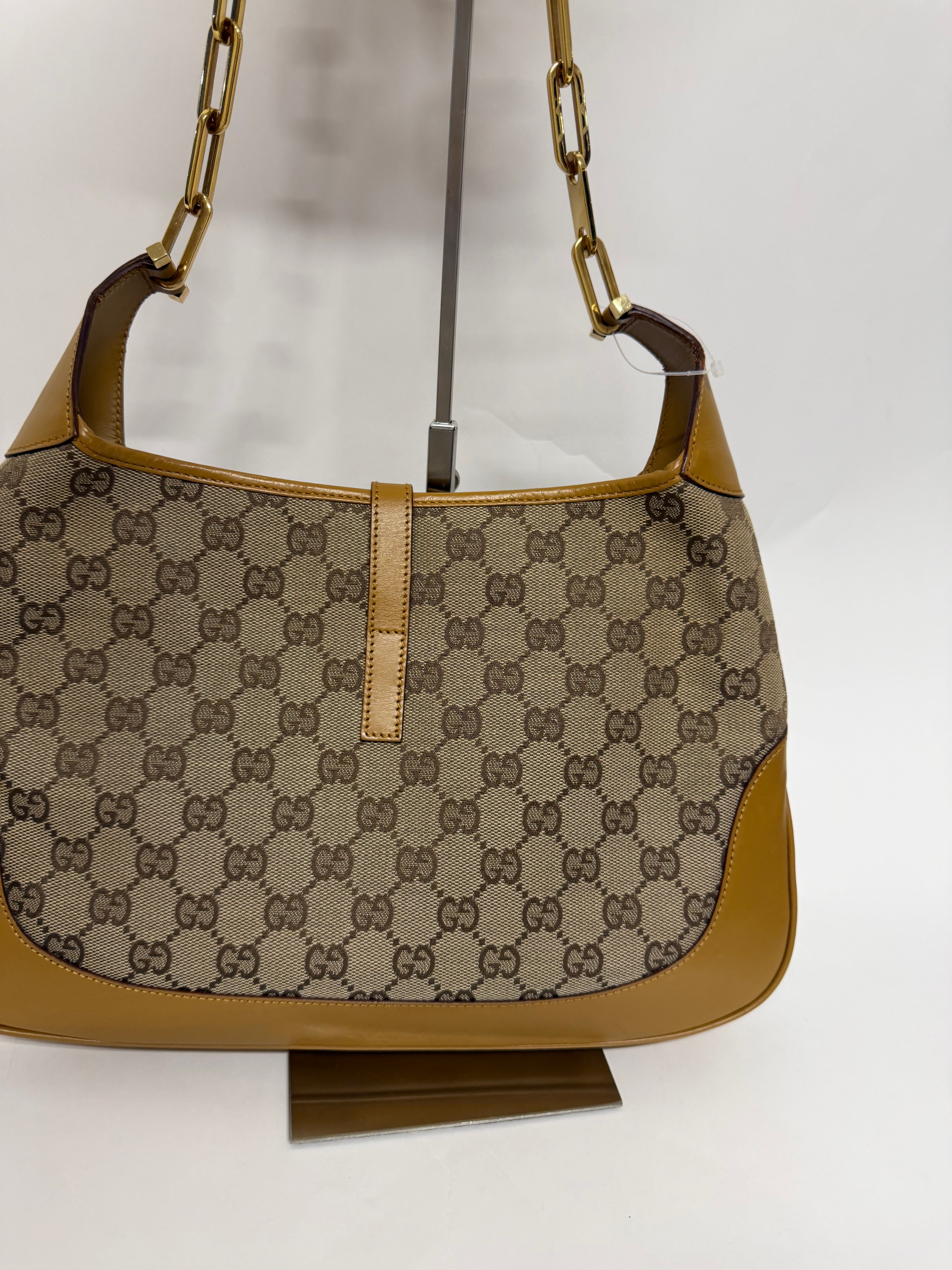 Gucci Jackie GG Canvas Mediano con Cadena Dorada