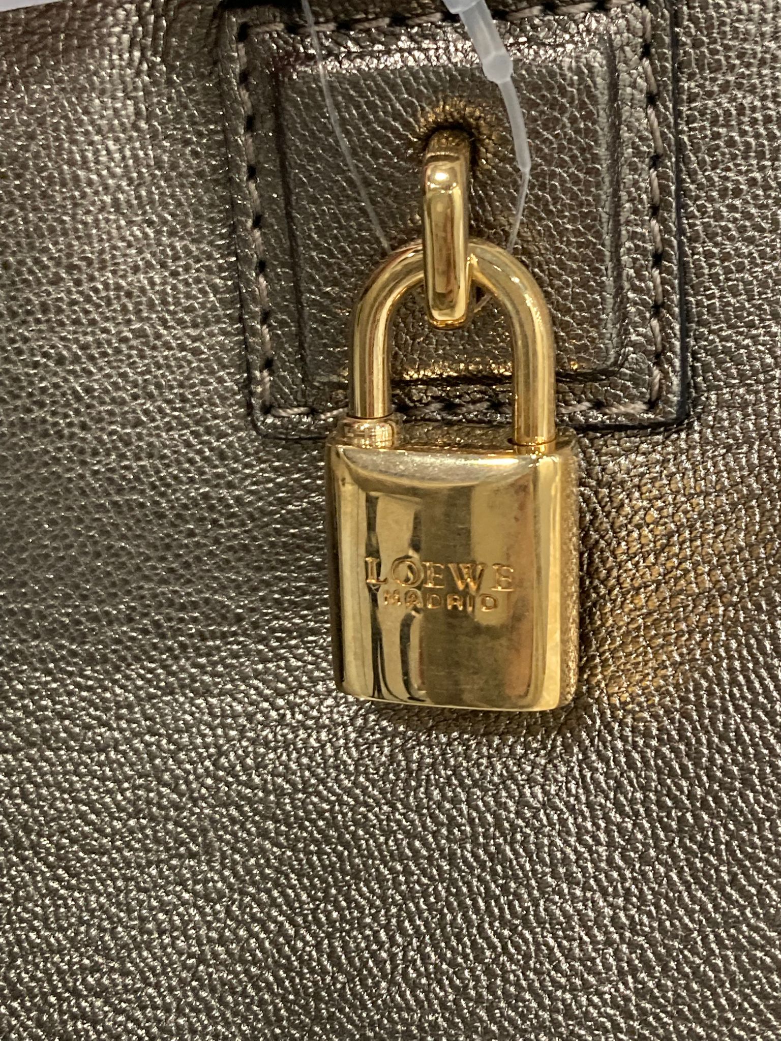 Loewe amazona 28 gris metalizado