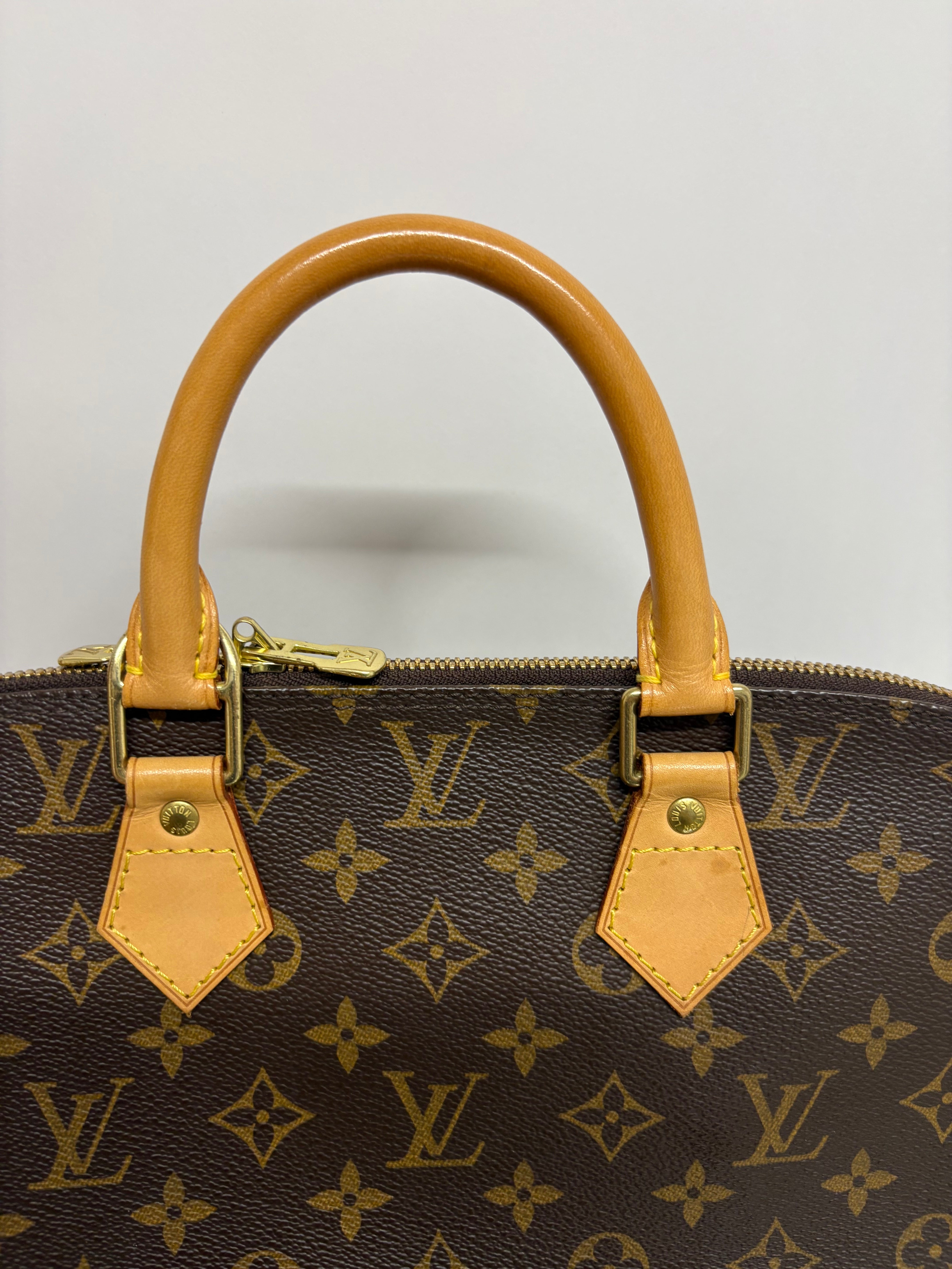 Louis Vuitton Alma MM canvas monogram