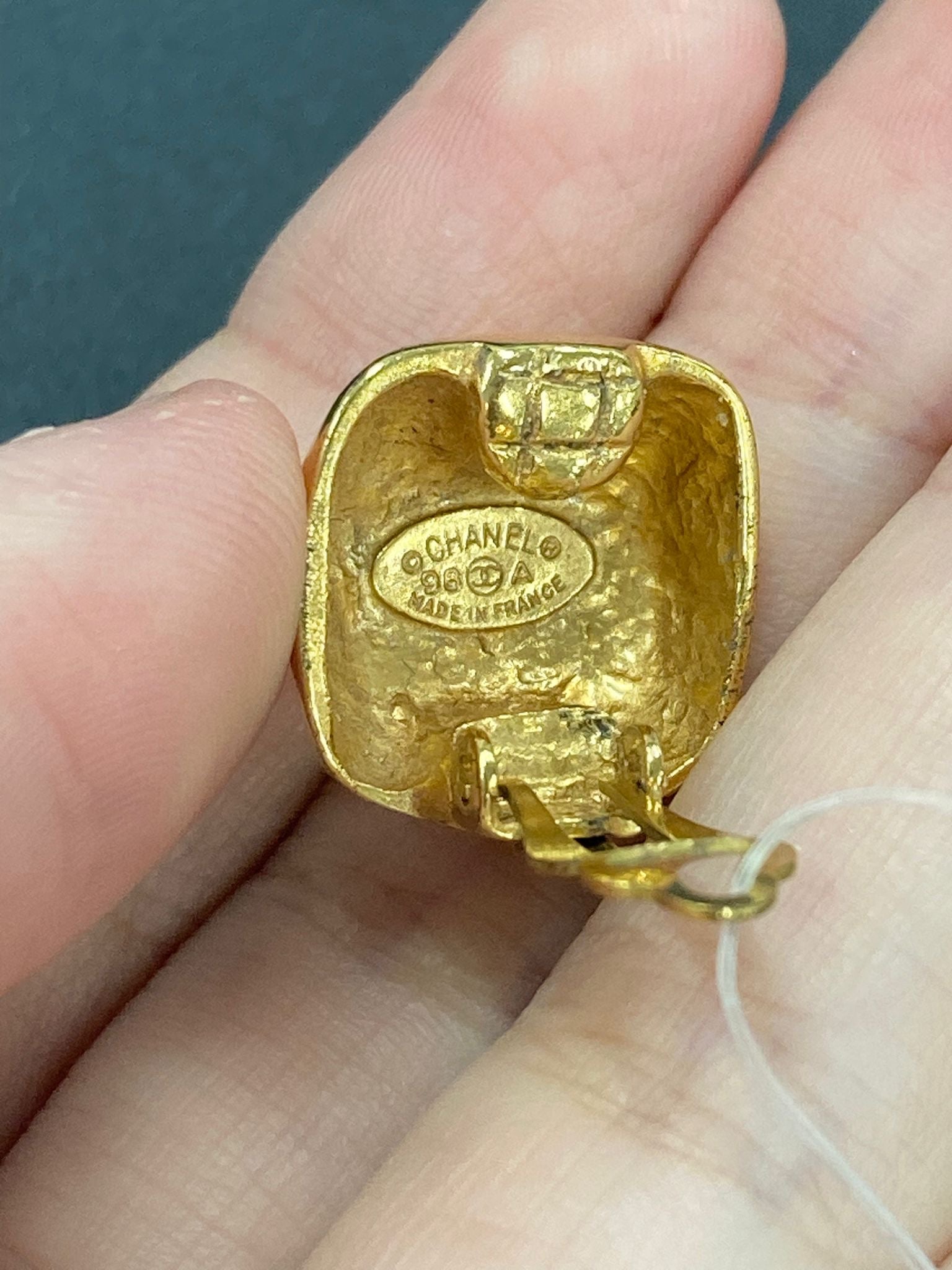 Pendientes Chanel Vintage Coco Mark bicolor colección 98A