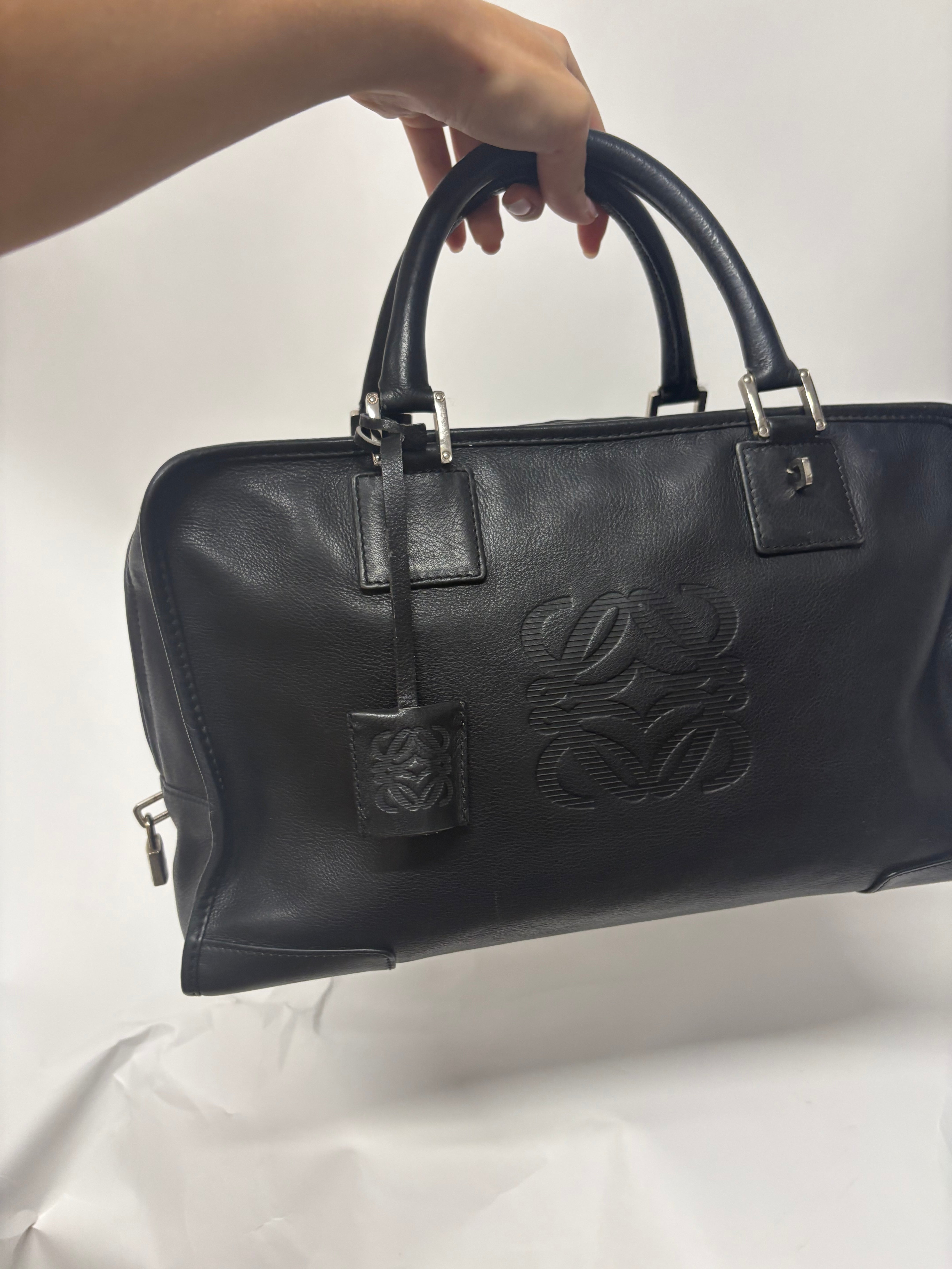 Loewe Amazona 36 Piel Negra Herrajes Plata