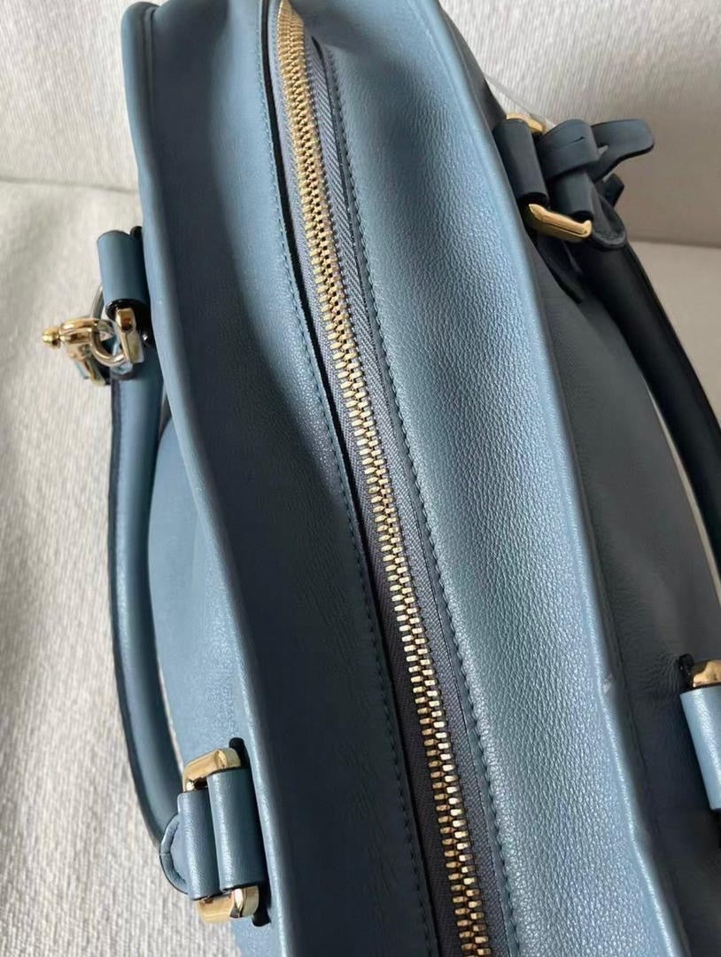 Loewe amazona 28 azul con bandolera