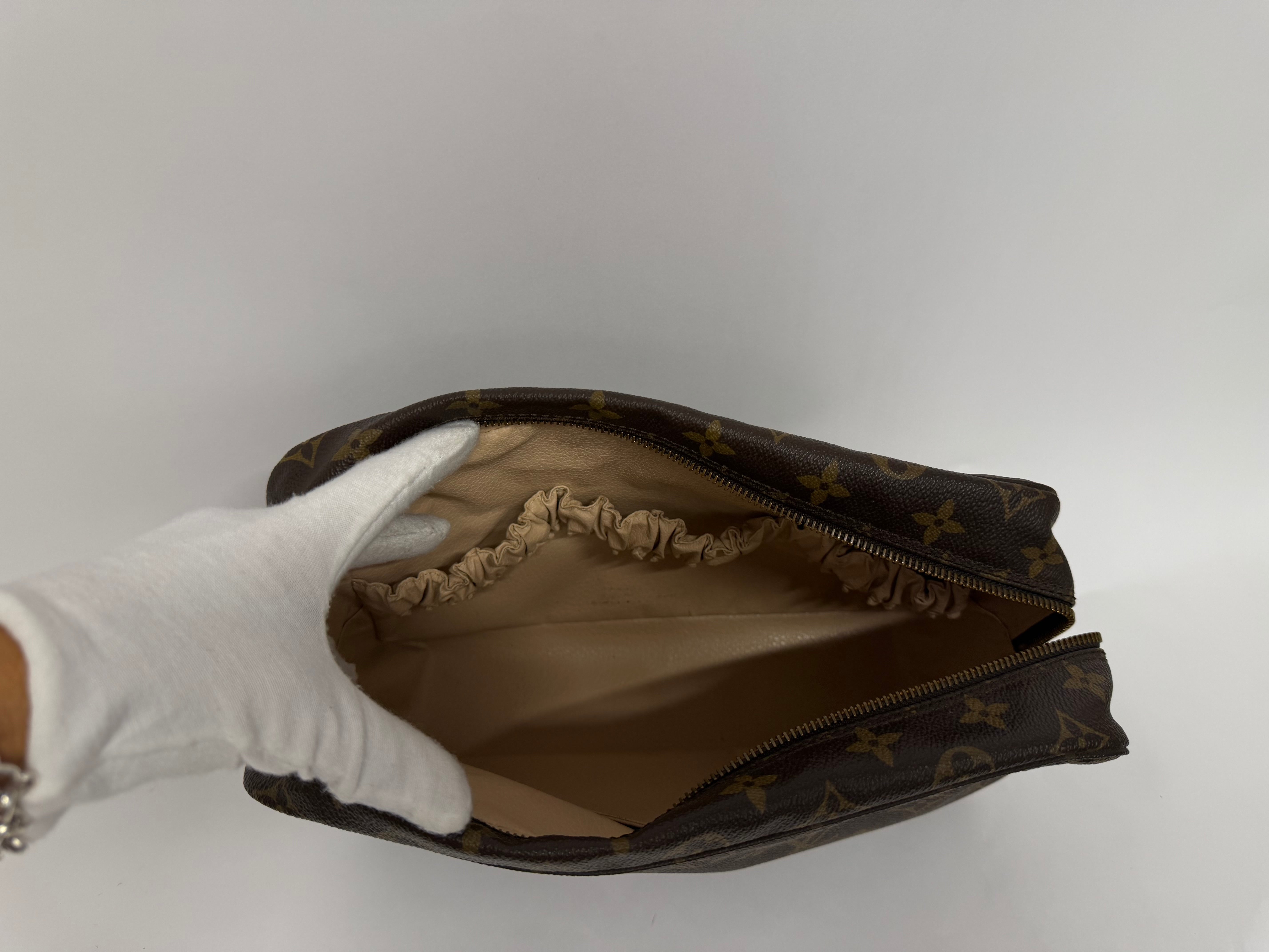 Louis Vuitton Trousse Toilette 28 Monogram