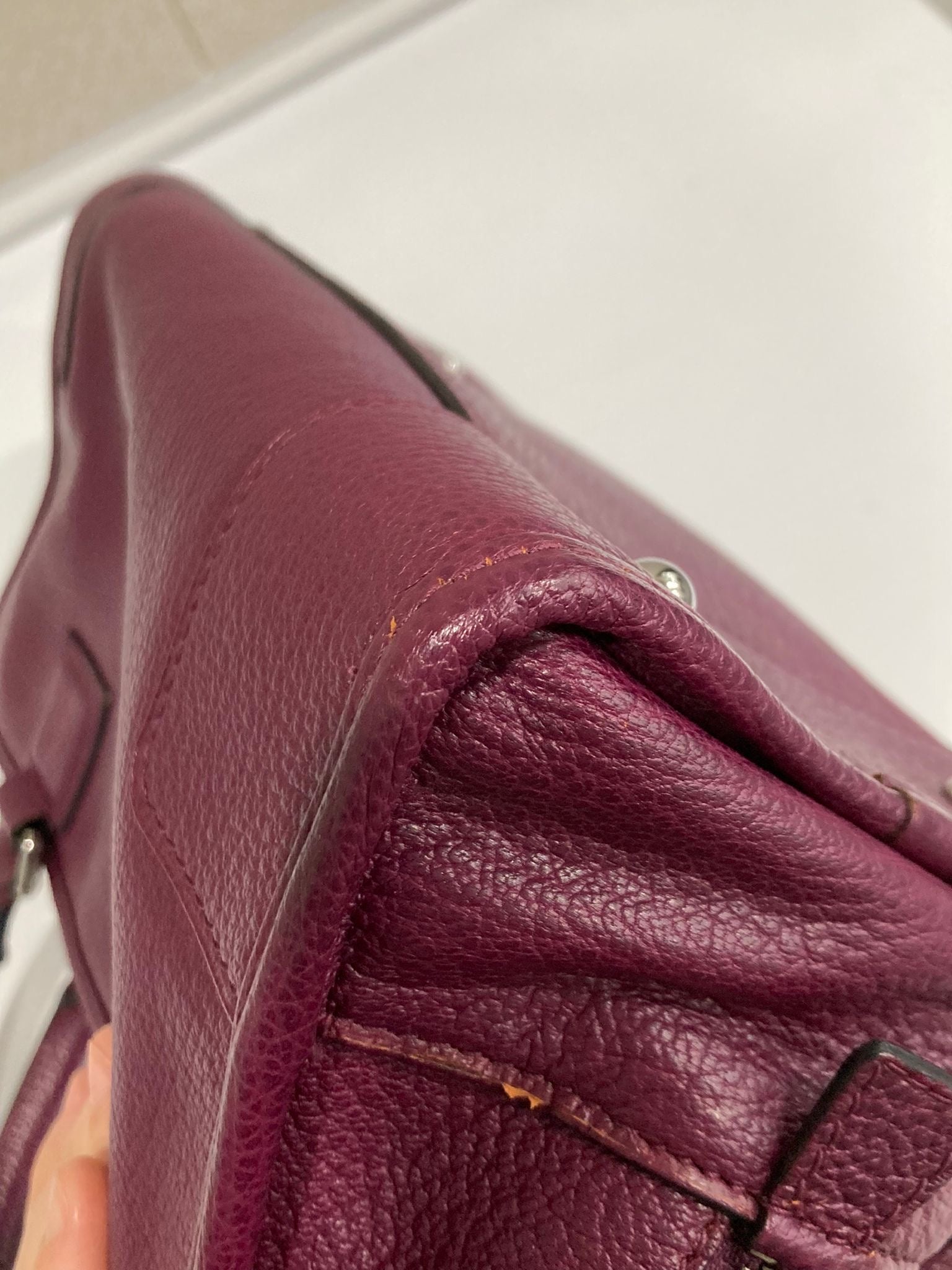 Loewe amazona 28 vino burdeos