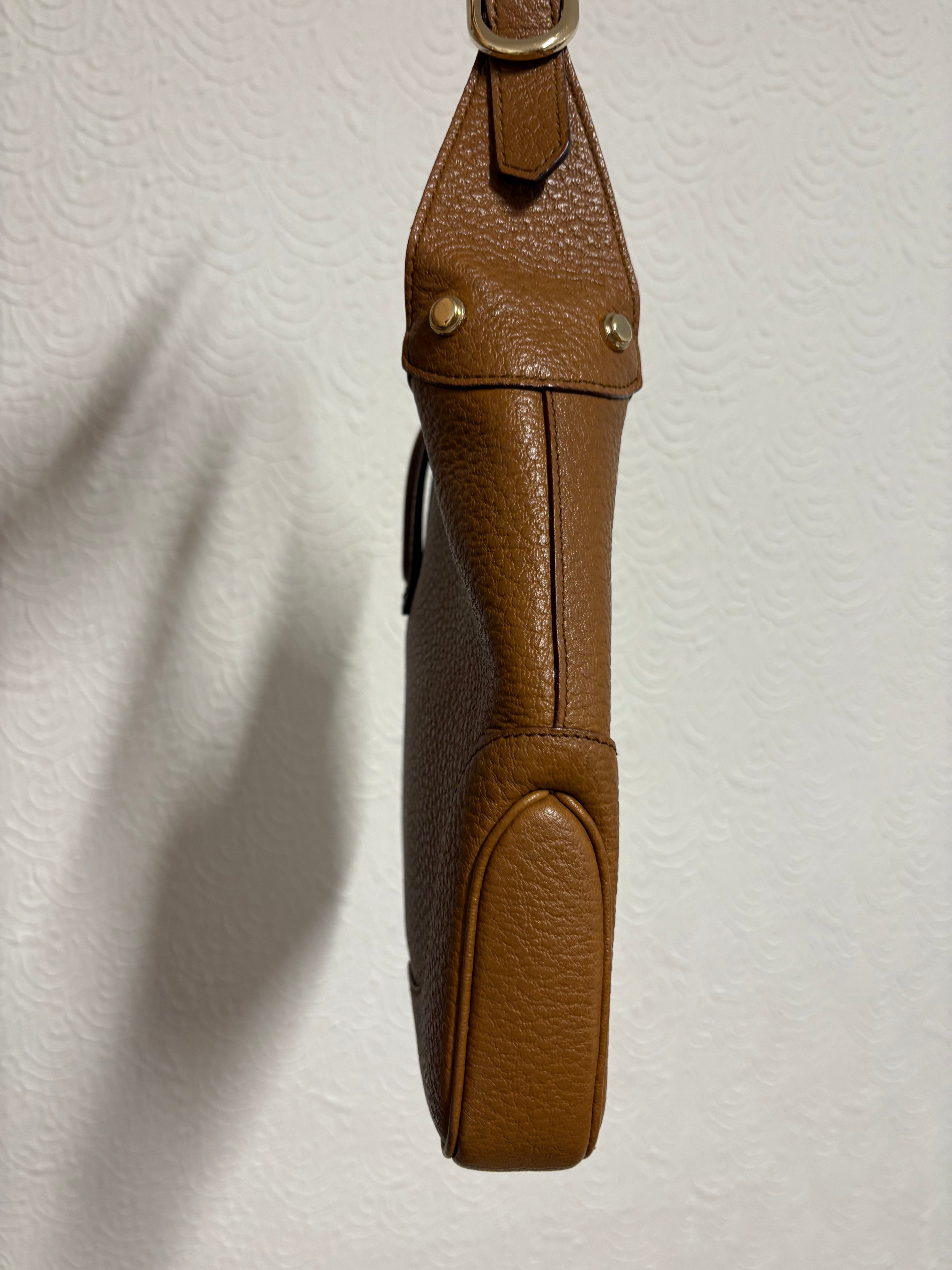 Gucci Jackie Shoulder Bag Piel Marrón · Broche G Dorado