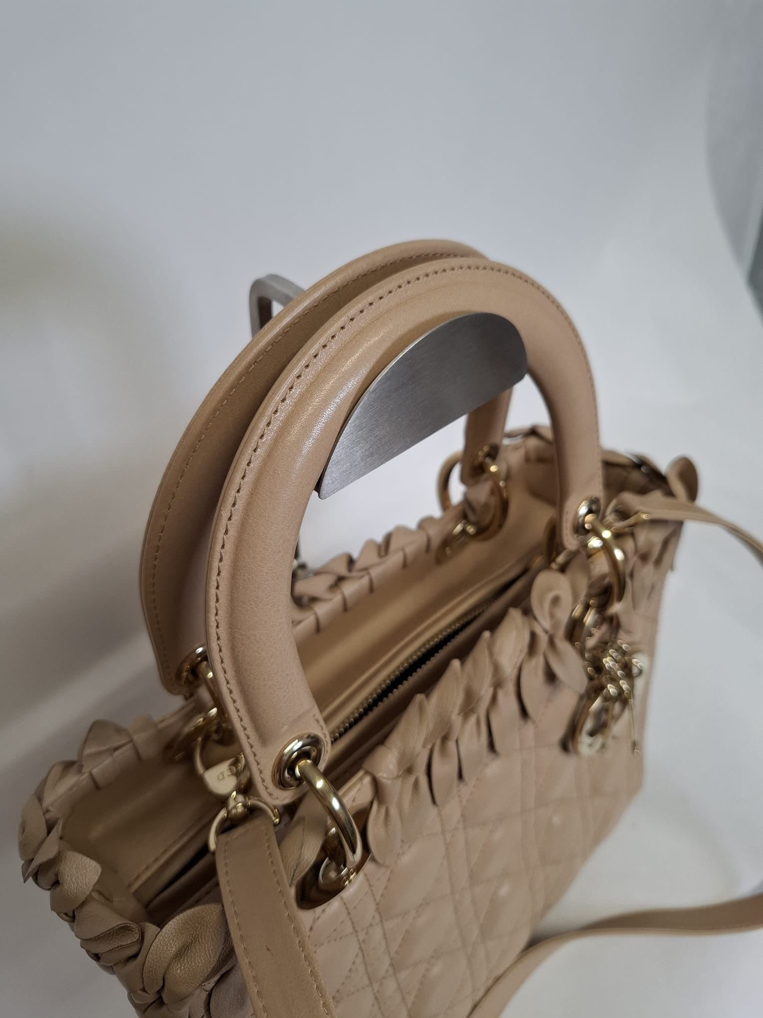 Christian Dior Lady Dior Medium Bow Piel Cordero beige camel