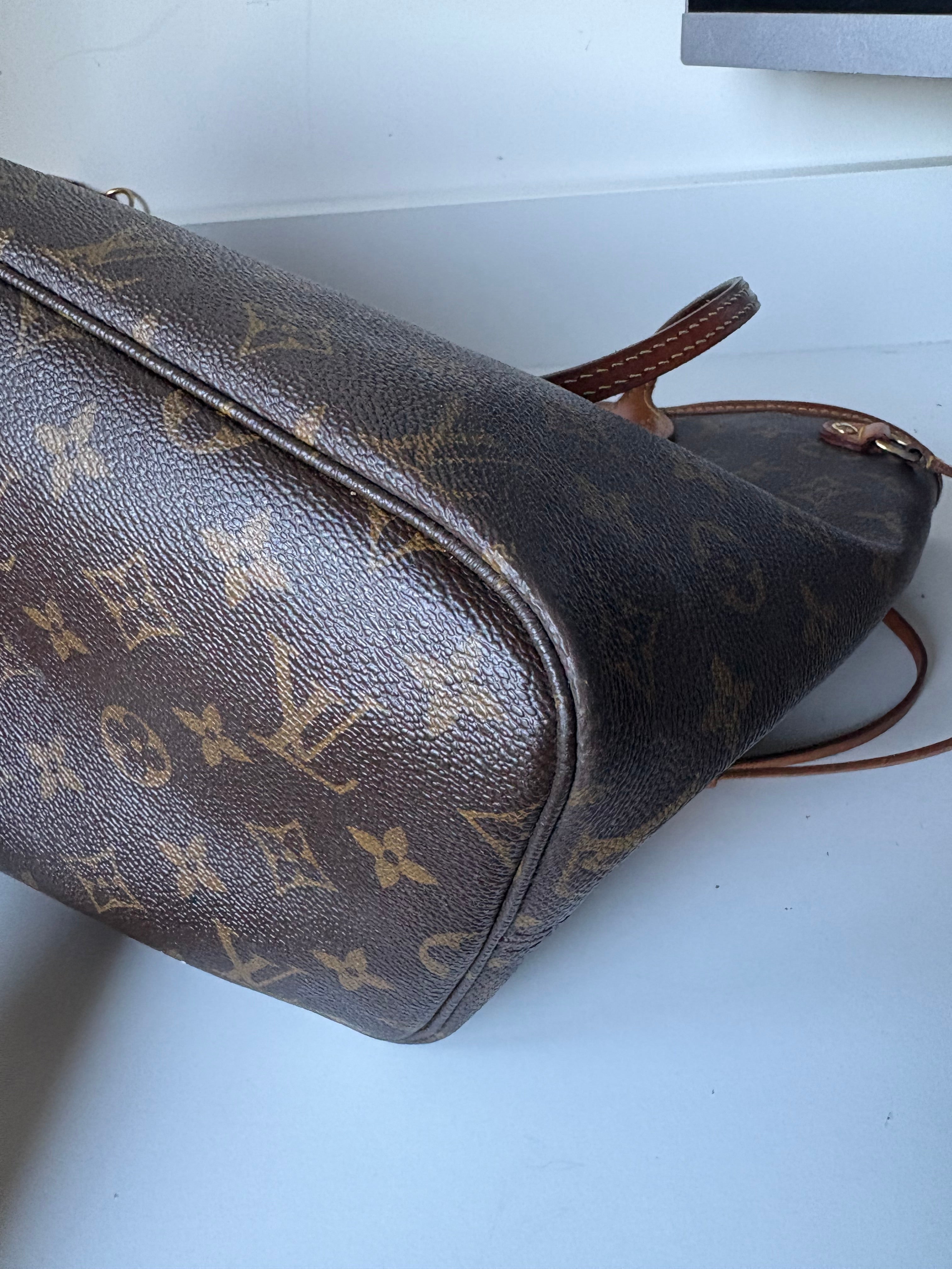 Louis Vuitton Neverfull MM Canvas Monogram