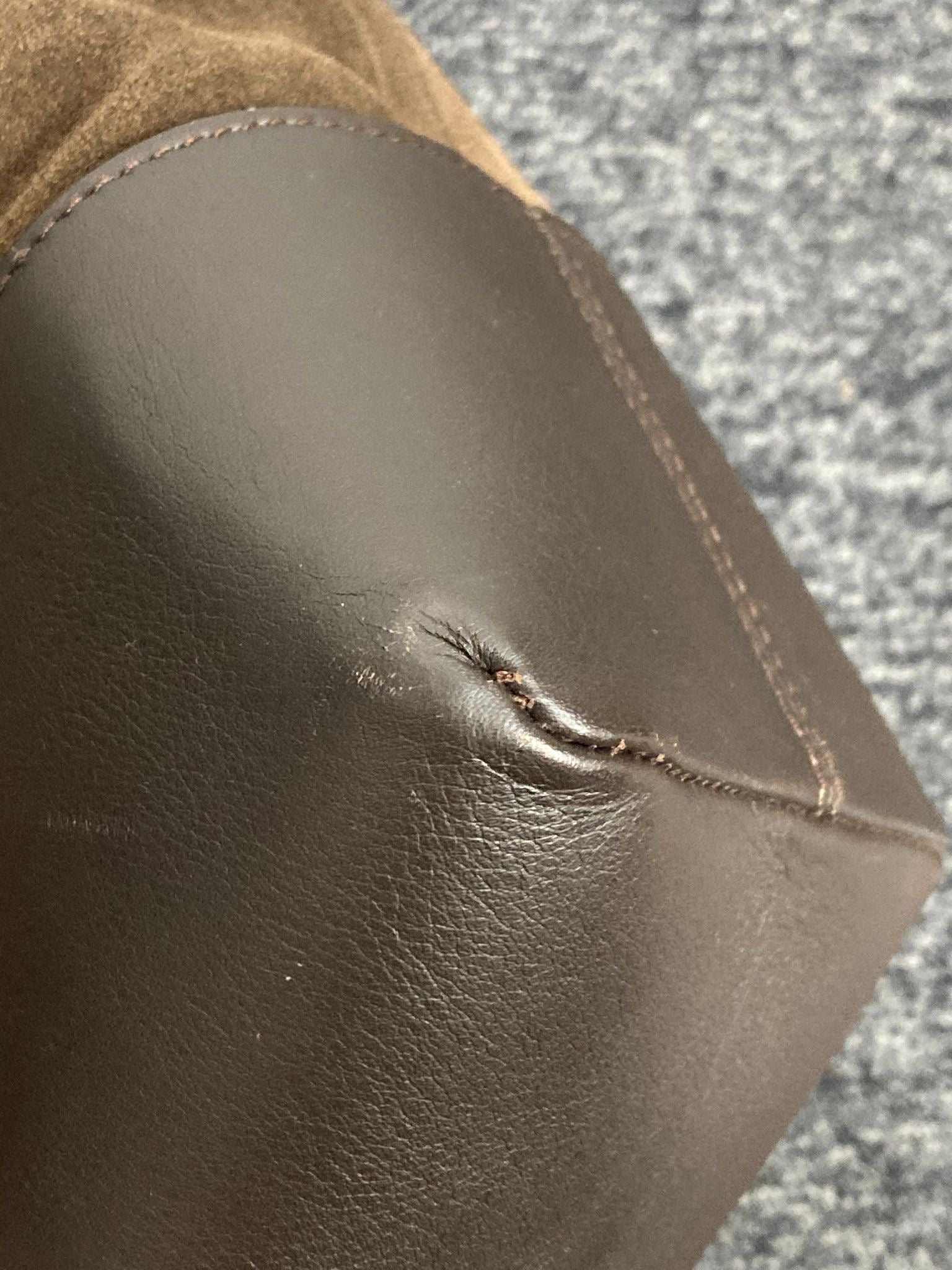 Loewe Bolso al Hombro en Ante Marrón Chocolate y Piel Lisa