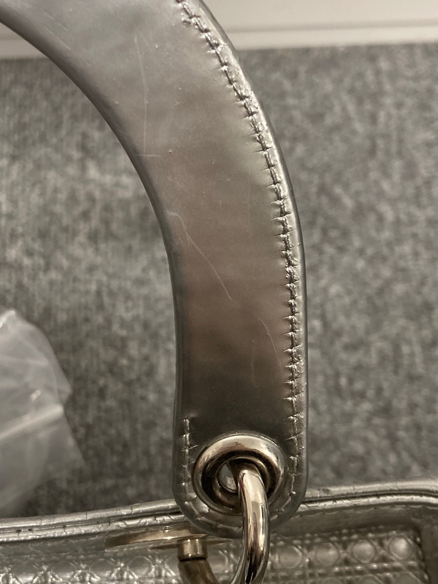 Christian Dior Lady Dior Cannage – Piel plateada