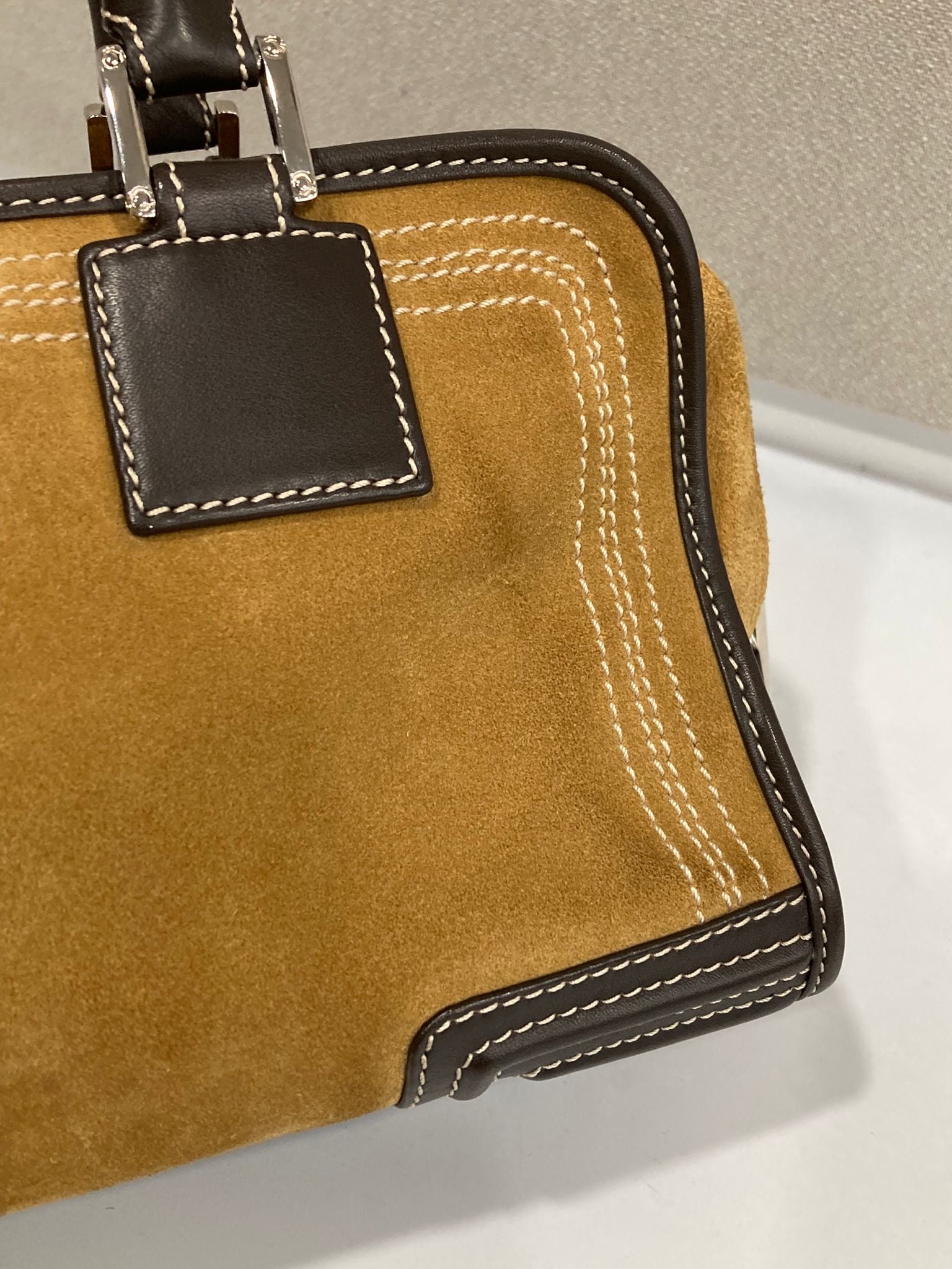 Loewe Amazona 28 Ante oro y Piel Camel/Marrón