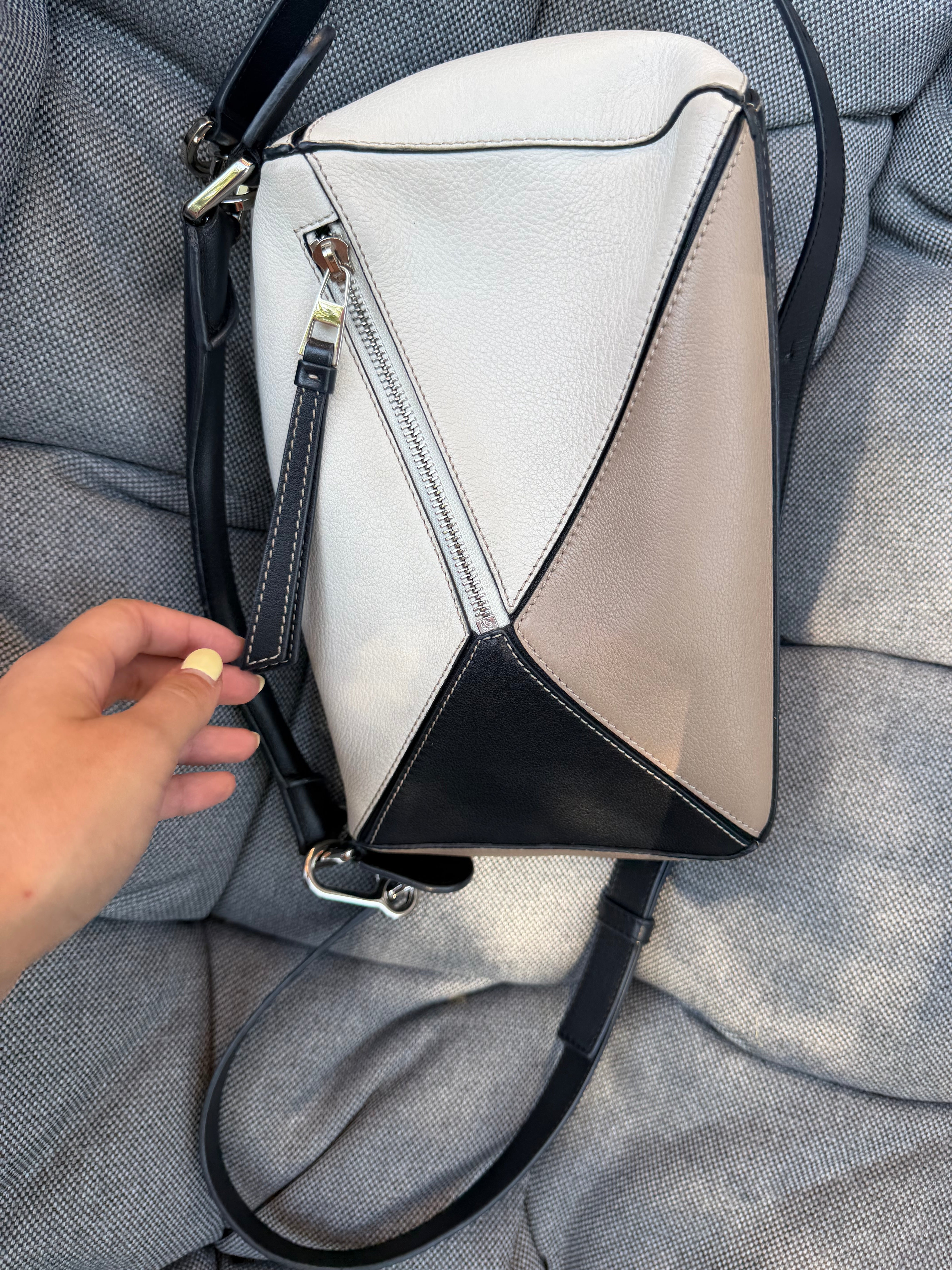 Loewe Puzzle Small Tricolor blanco topo y negro
