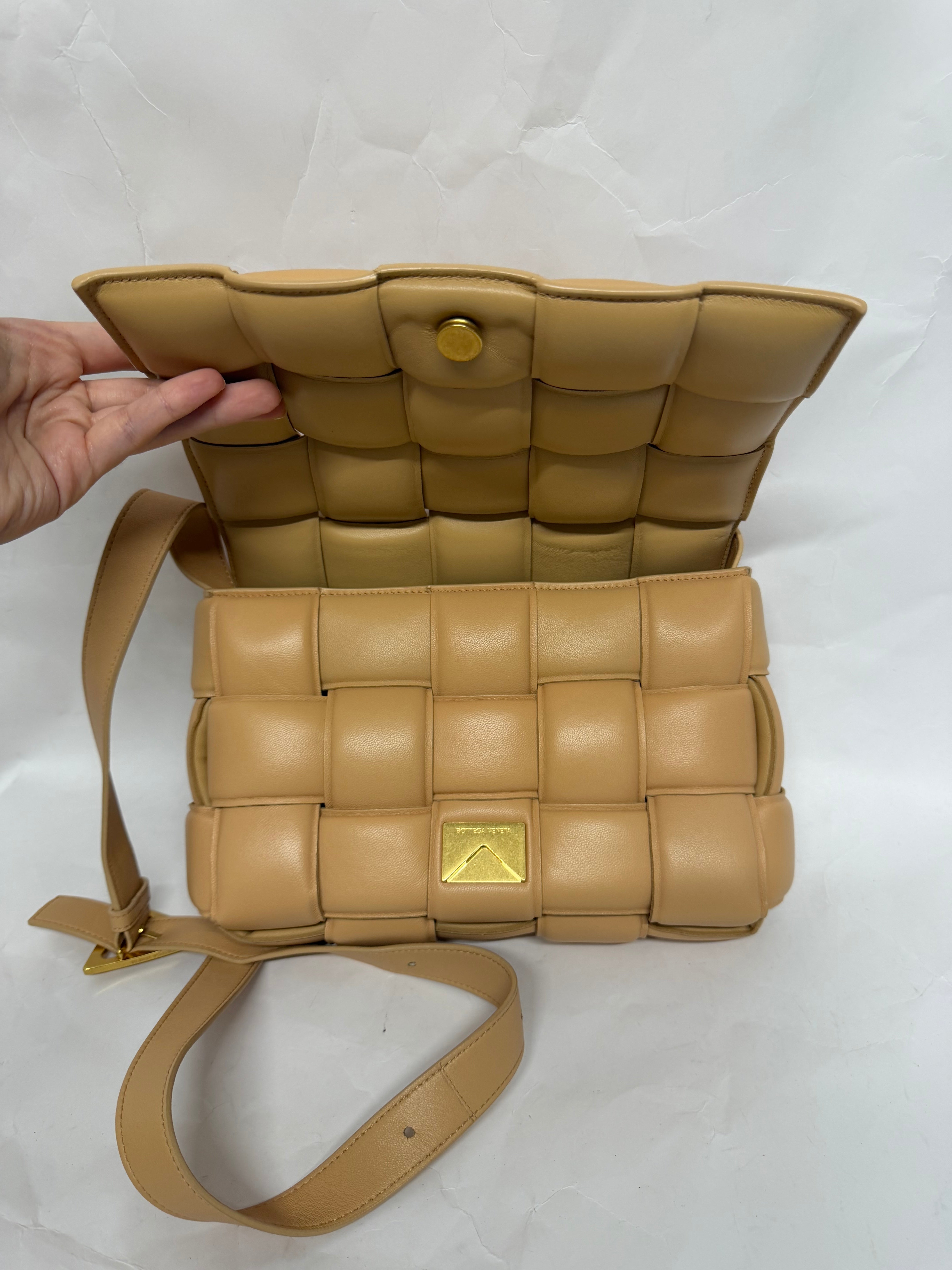 Bottega Veneta Cassette Intrecciato Nude/Beige