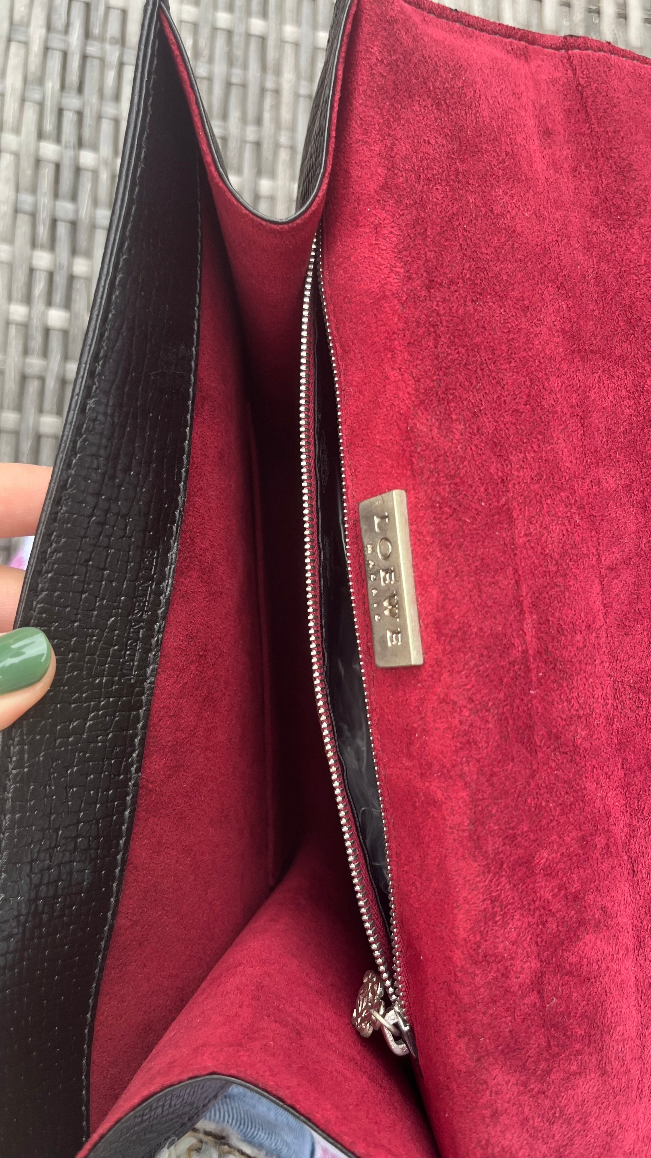 Loewe Barcelona negro y plata