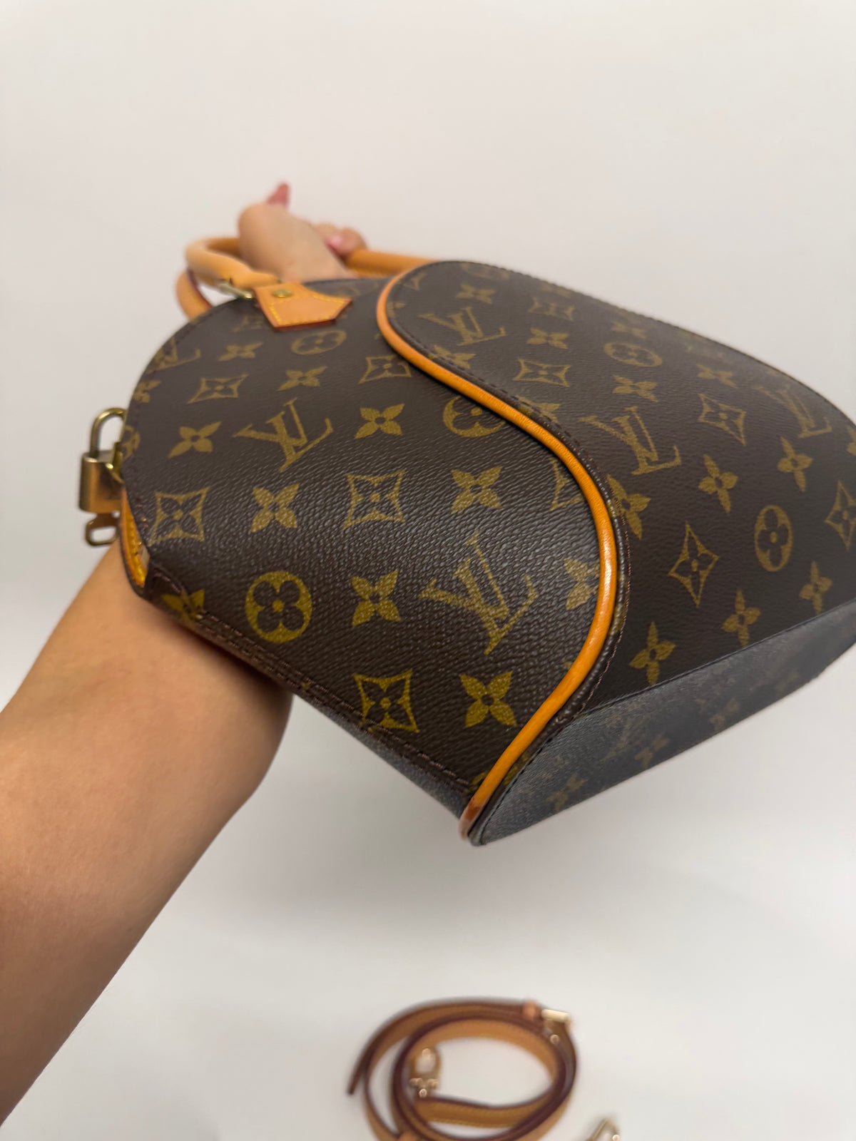 Louis Vuitton Ellipse PM Lona Monogram