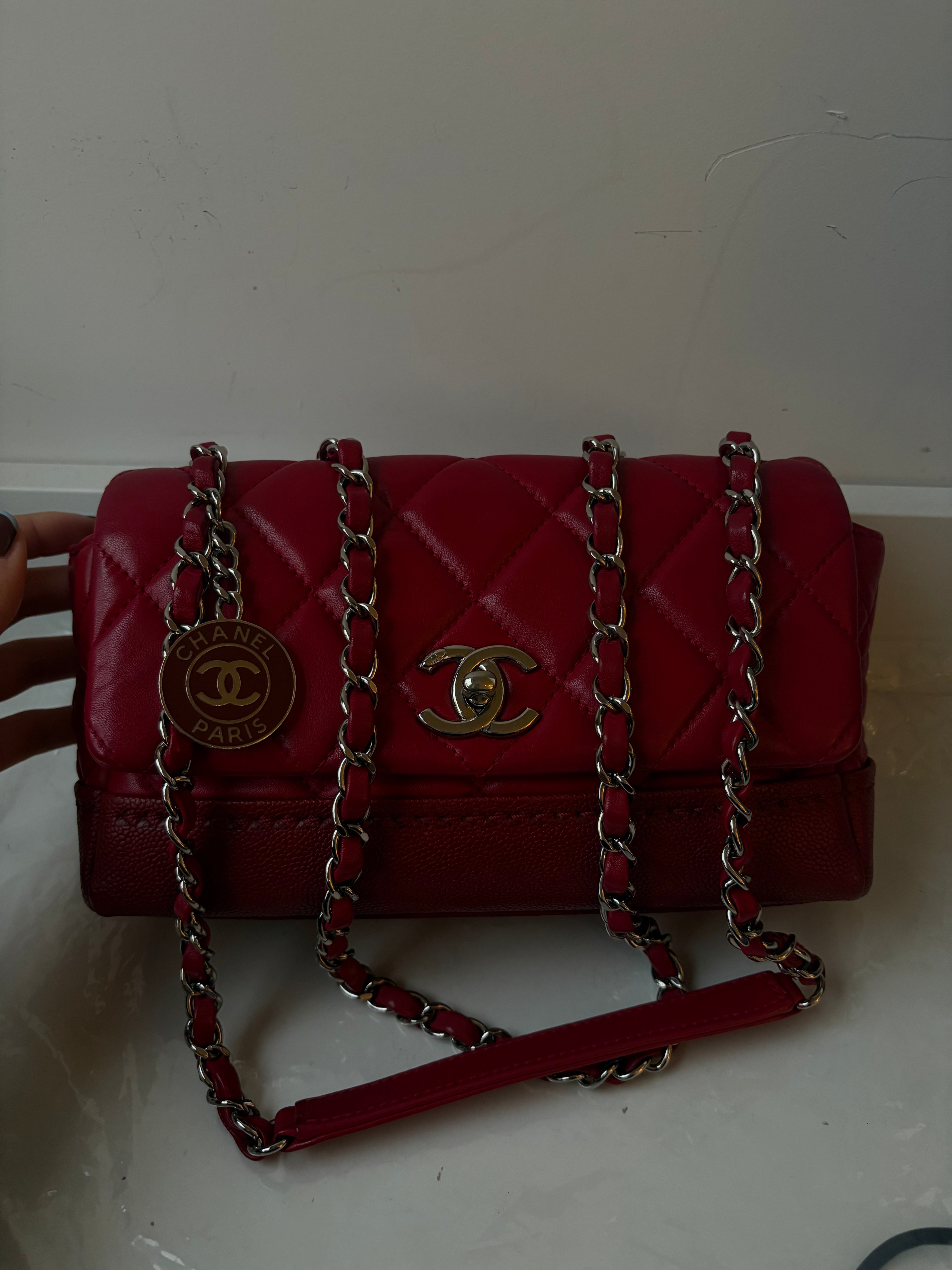 Chanel Mini Flap Medallion Charm rojo -  Métiers d’Art Paris–Rome 2015