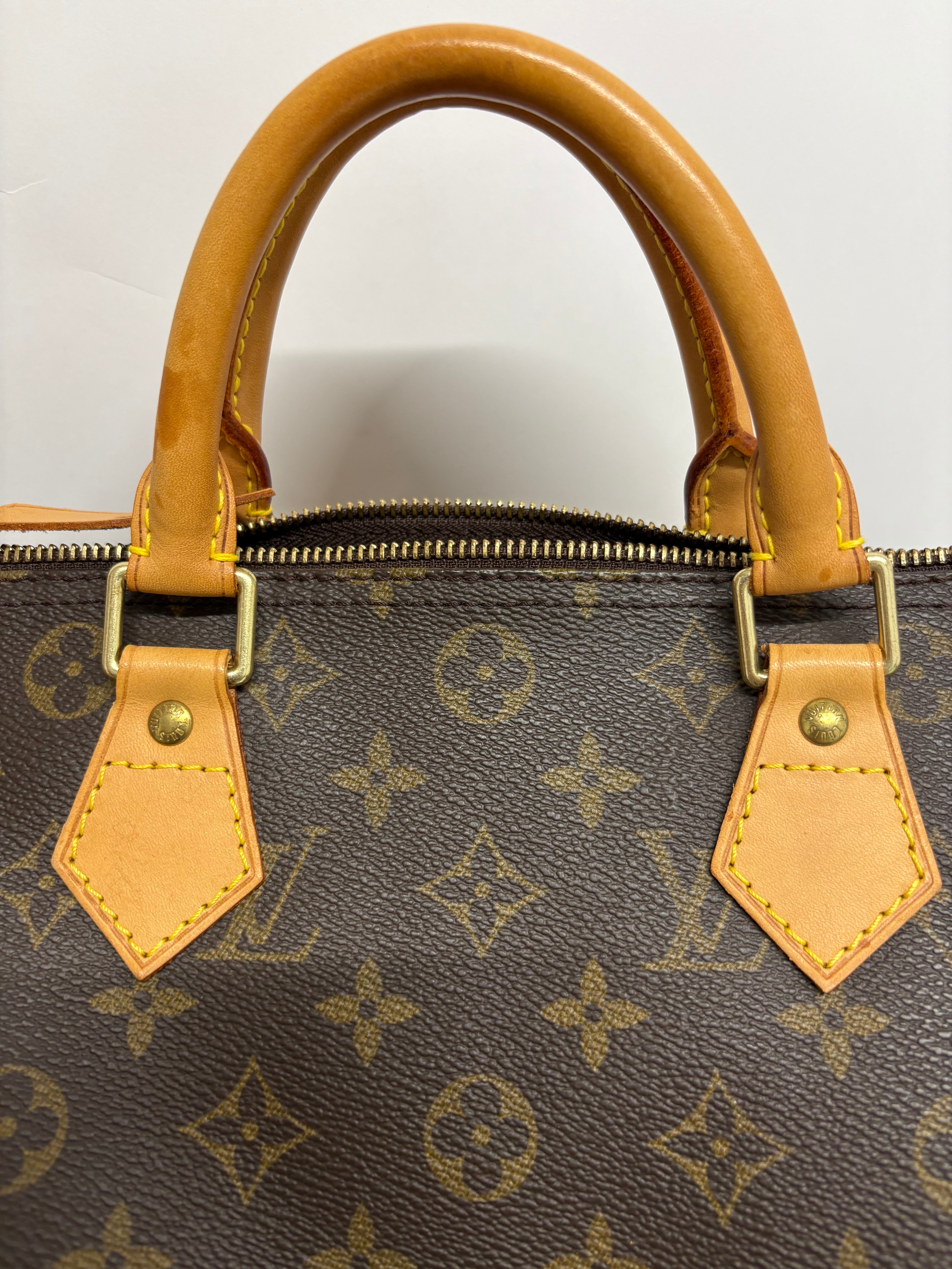 Louis Vuitton speedy 30 canvas monogram