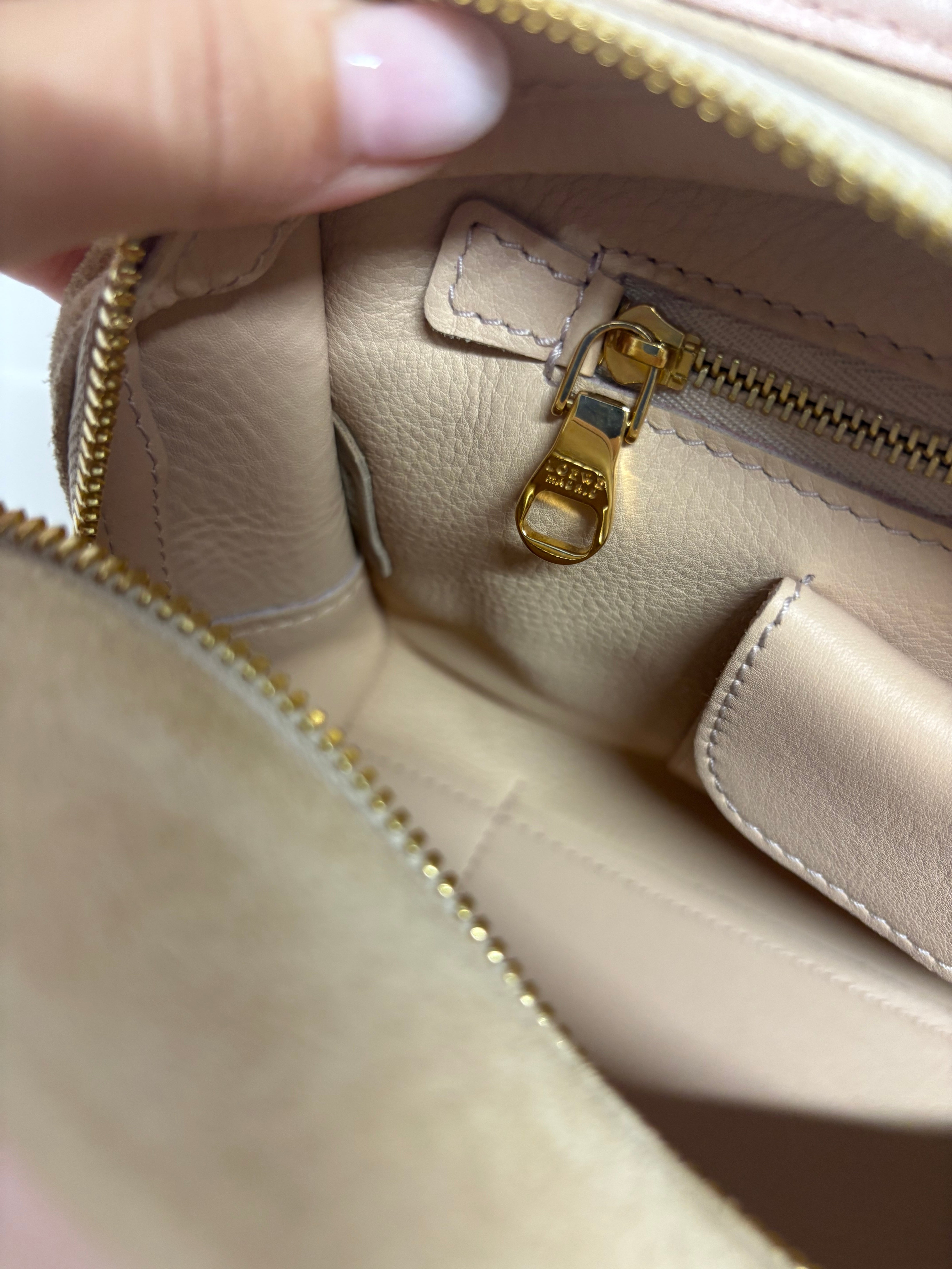 Loewe amazona 30 ante beige y rosa claro