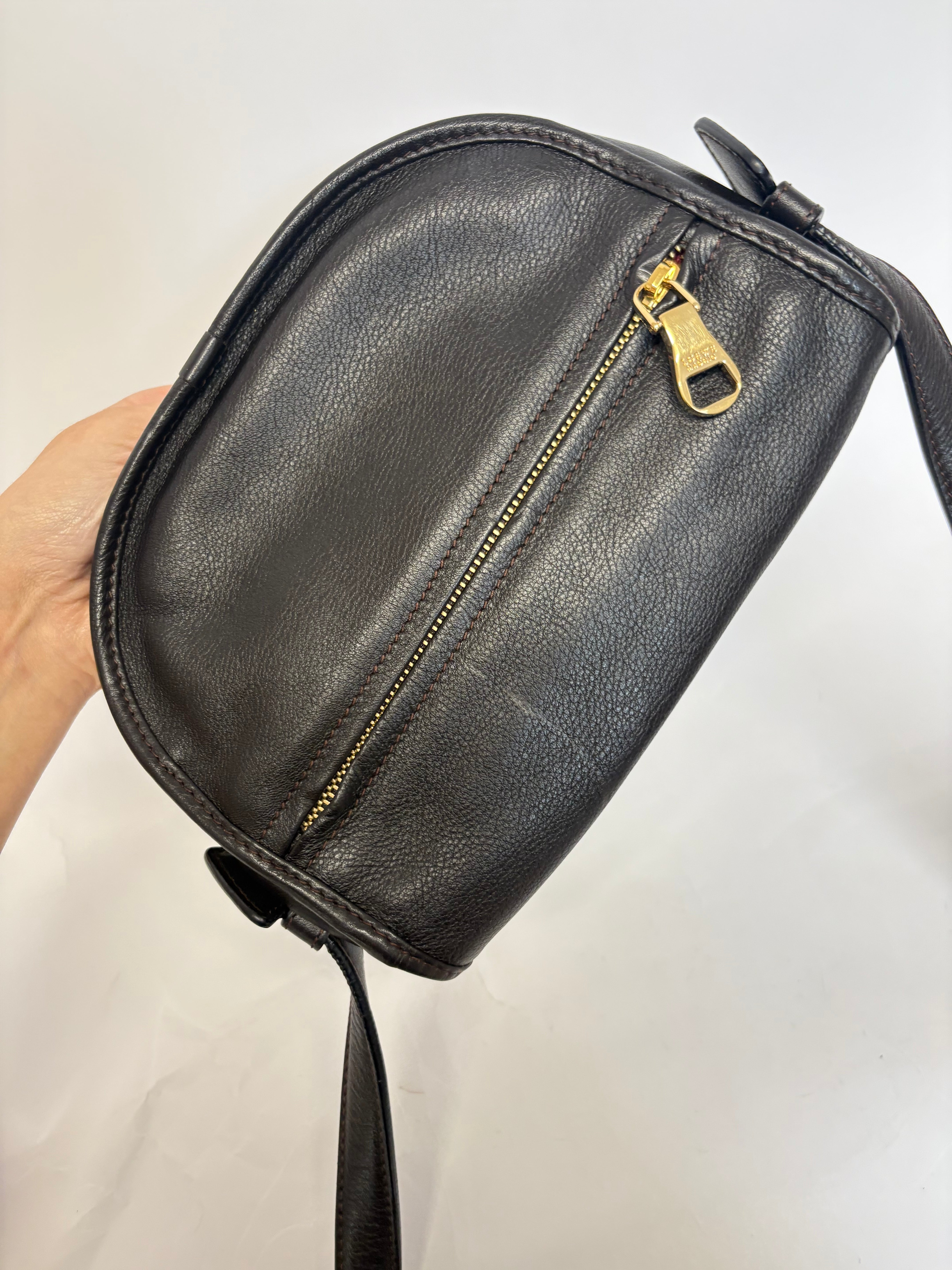 Loewe Heritage Pequeña Marrón – Vintage Crossbody Bag