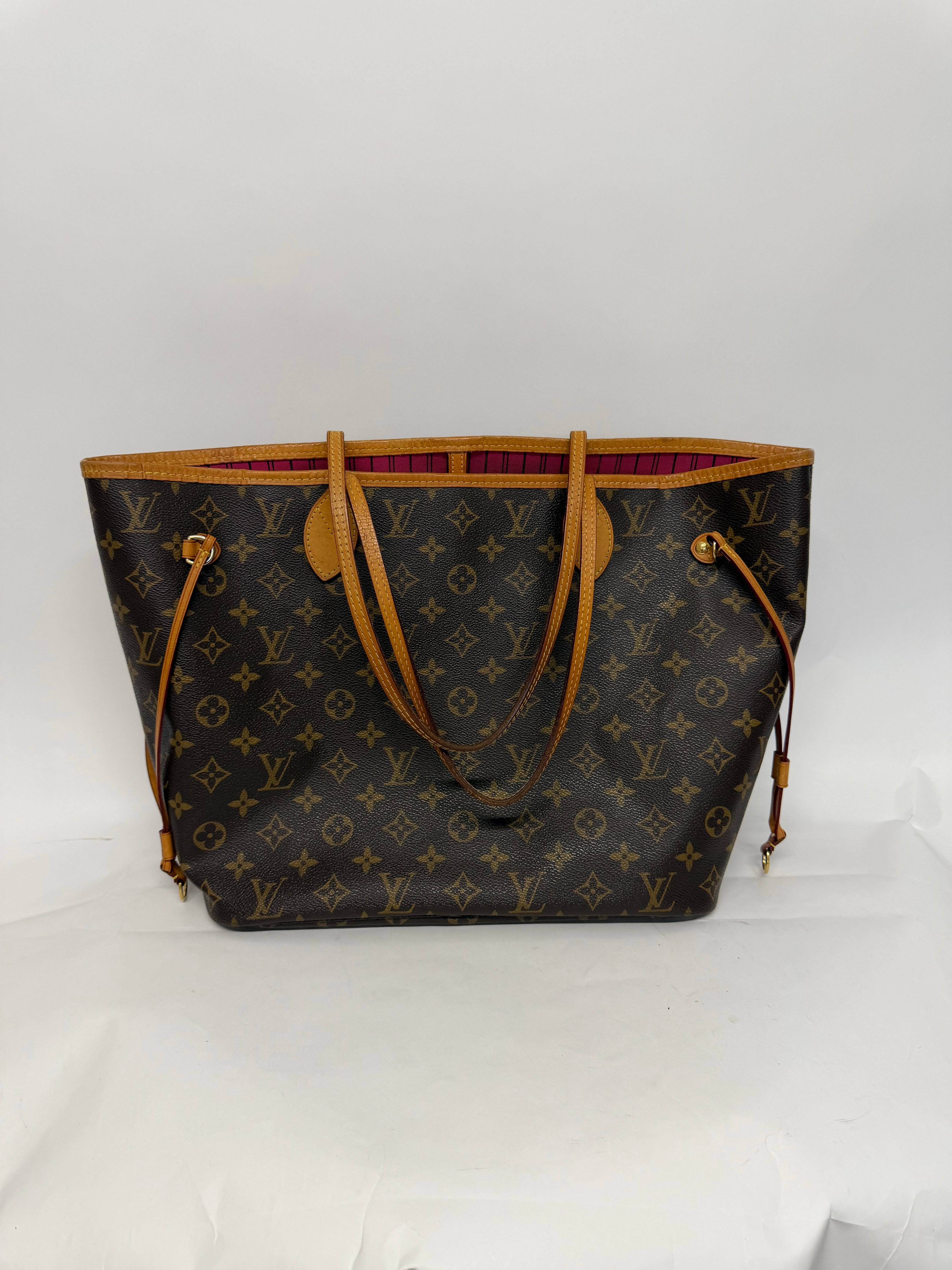 Louis Vuitton Neverfull MM Monogram Interior Fucsia