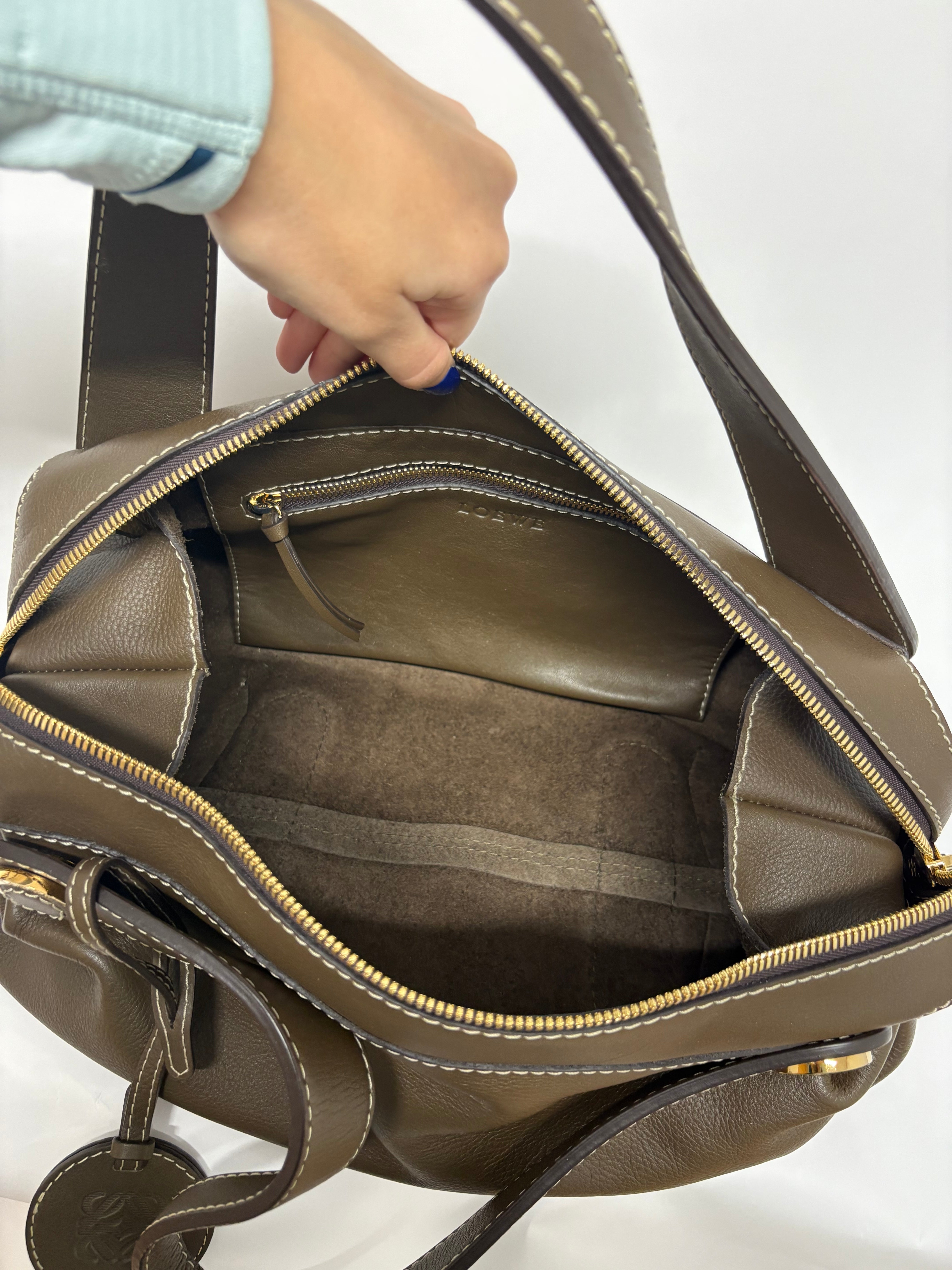 Loewe bowling en piel taupe oscuro