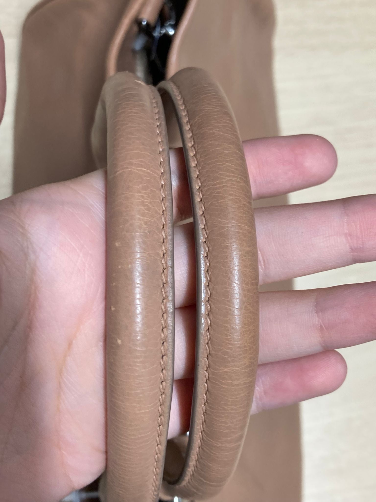 Prada Tote beige rosado con bandolera