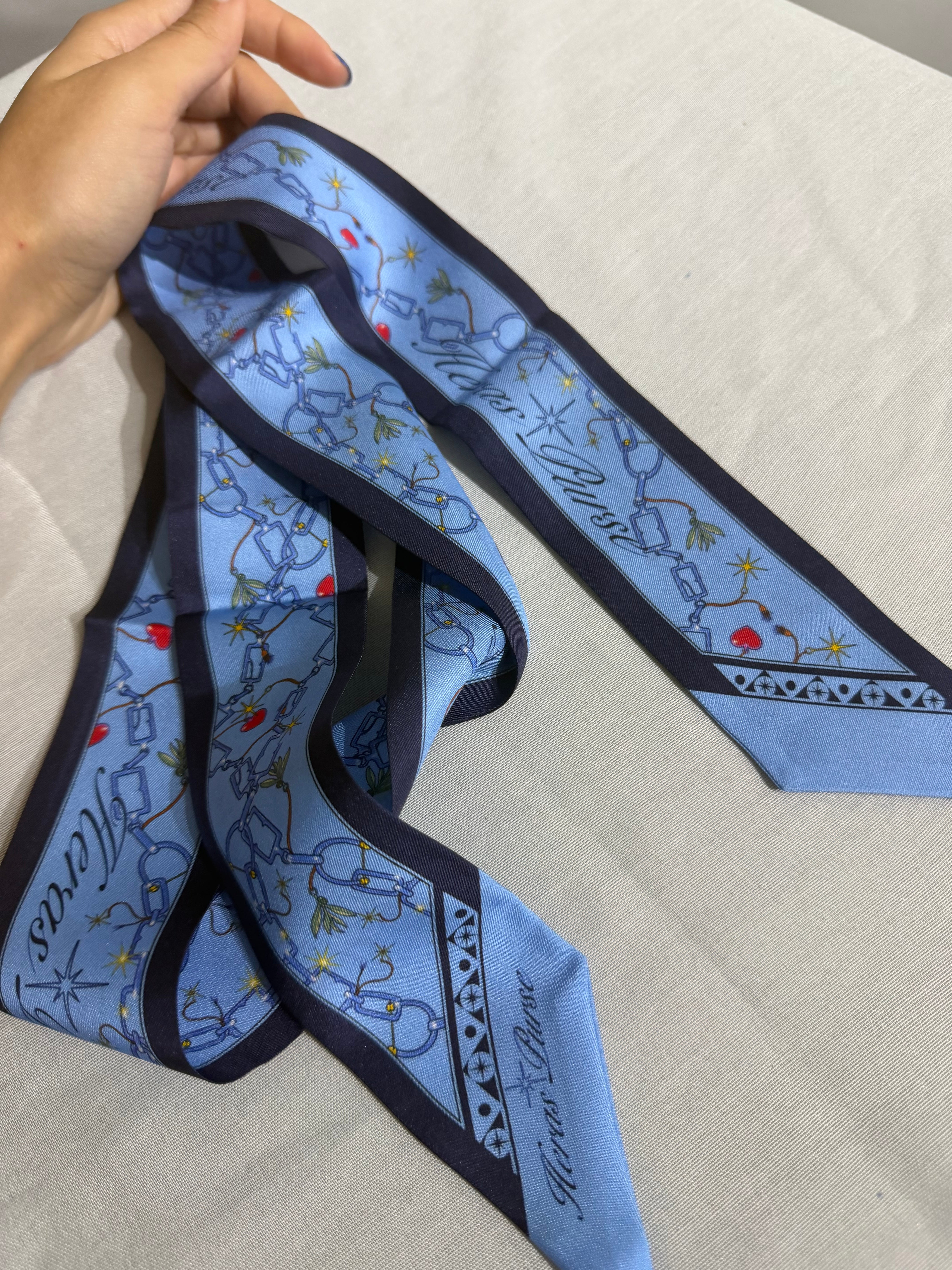 Heras Twilly — Handle Scarf | Edición Limitada