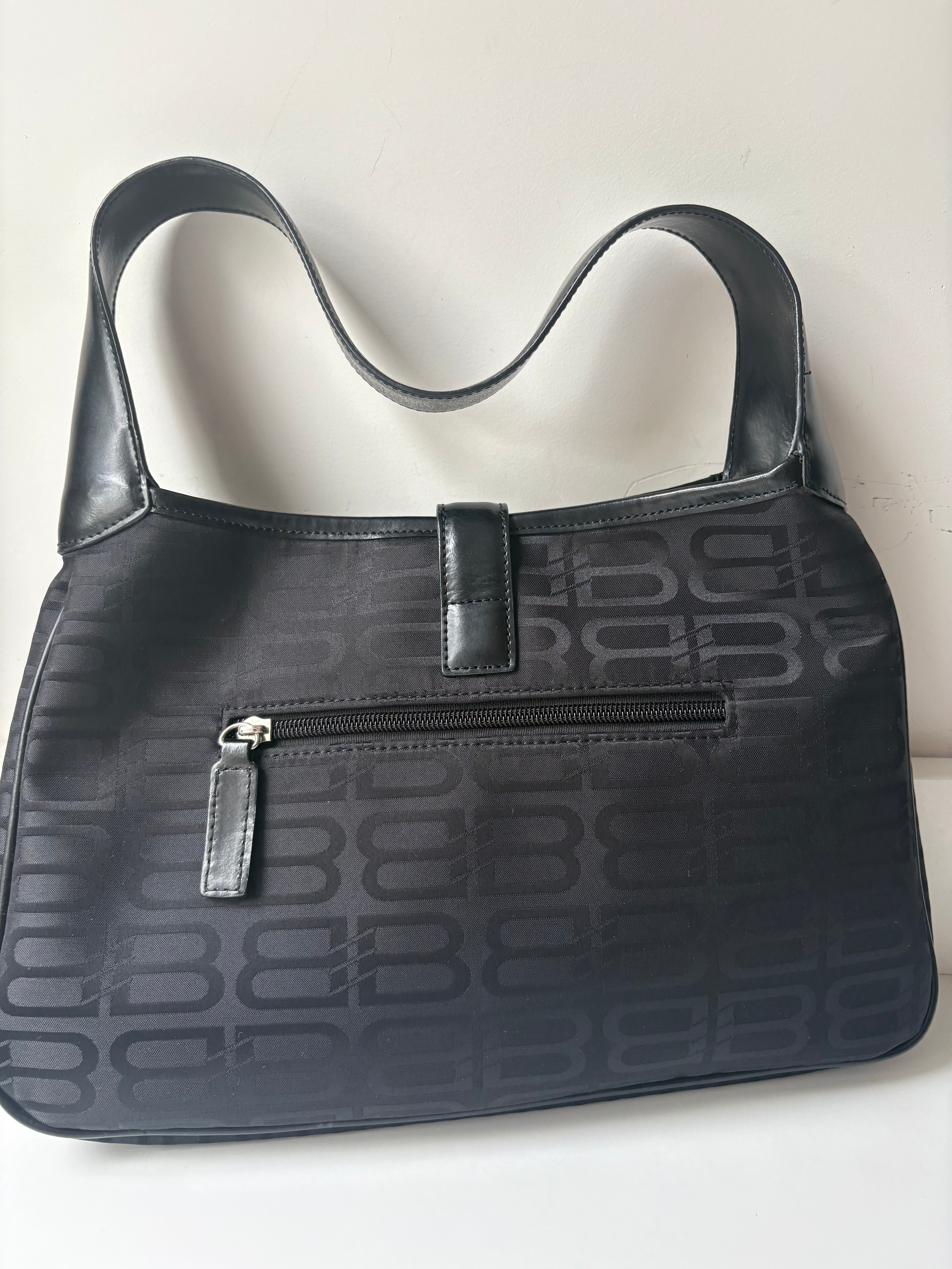 Balenciaga Hobo Bag en lona monogram “BB antiguo” negra