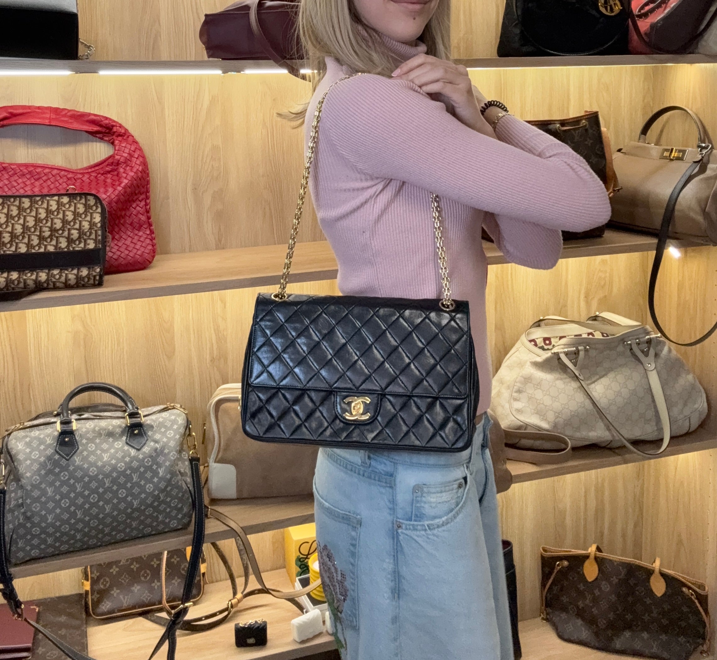 Chanel Timeless 27 Doble Solapa Negra  Classic Flap Medium – 2.55 Cadena Dorada