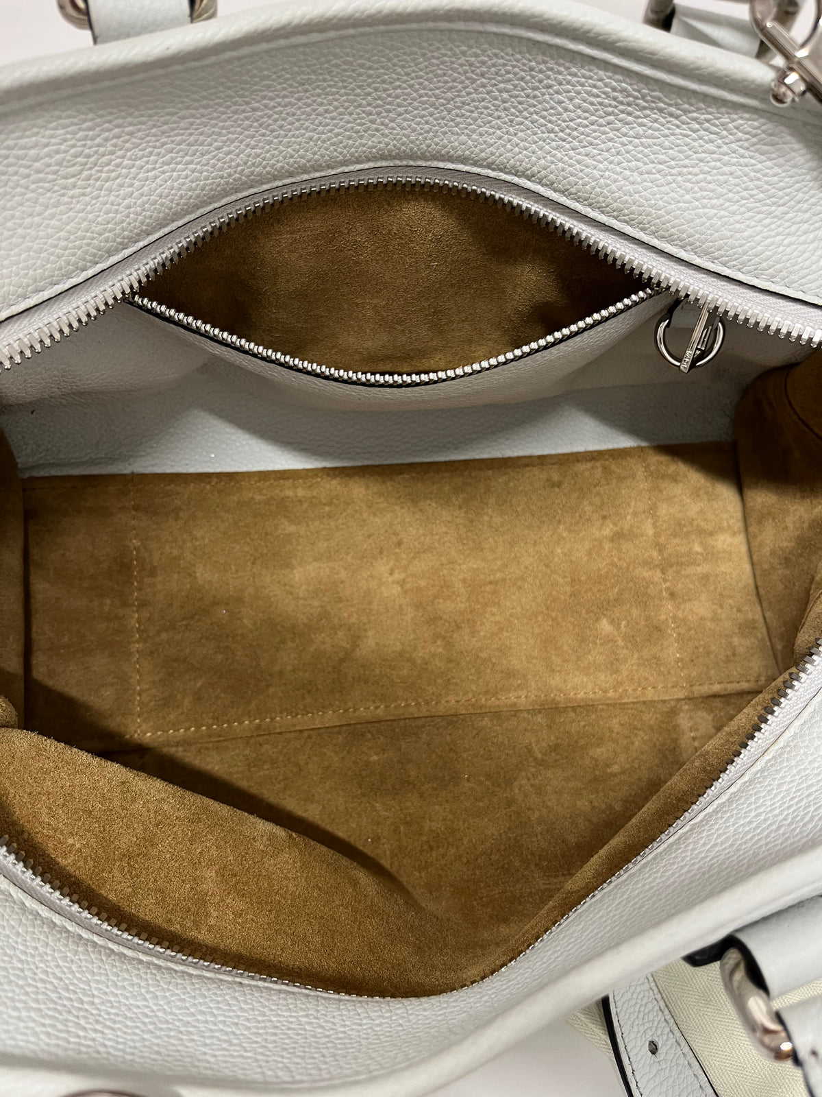 Loewe Amazona 28 Piel Blanca con Bandolera