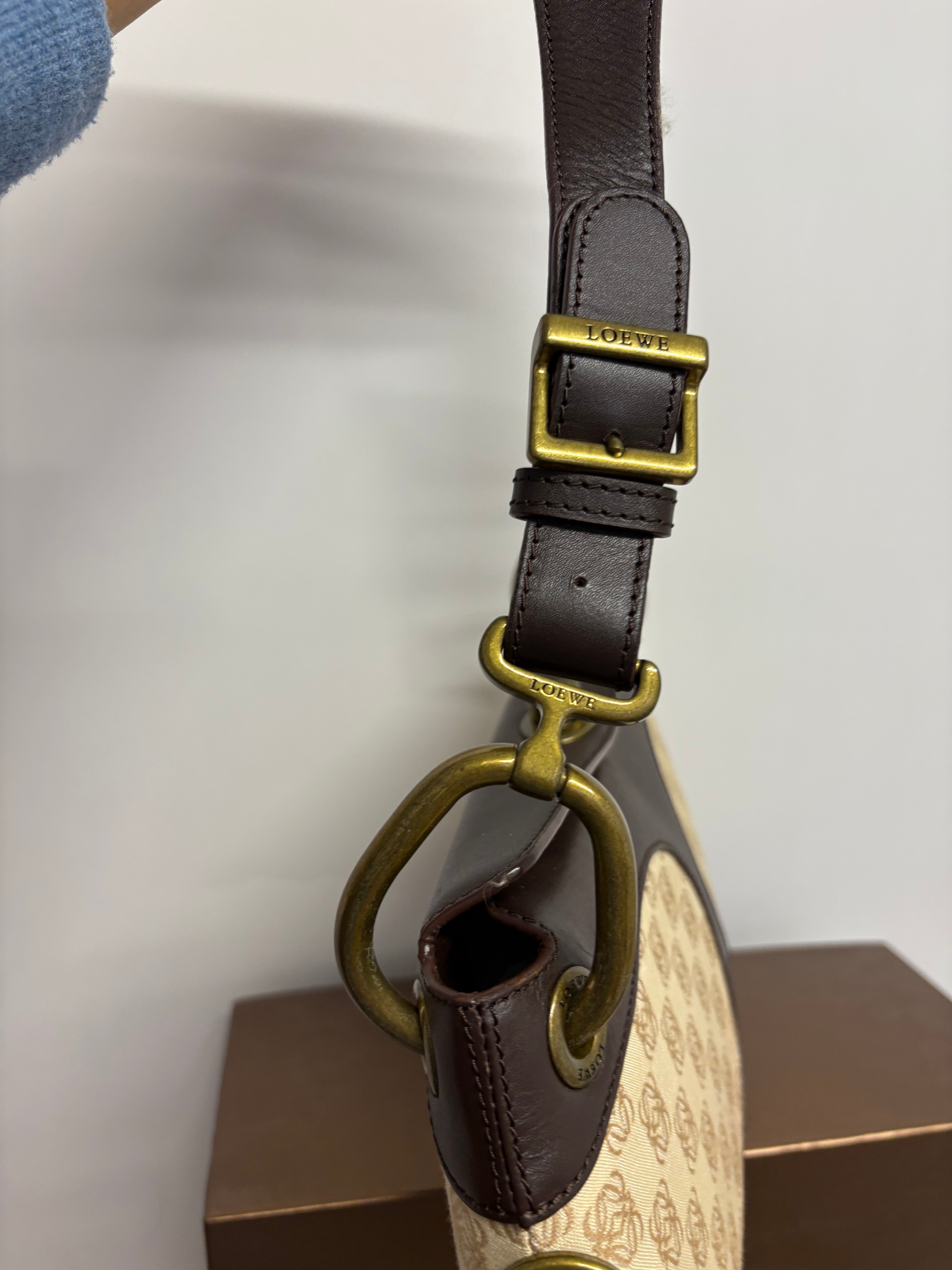 Loewe anagram lock shoulder bag canvas y piel marrón vintage