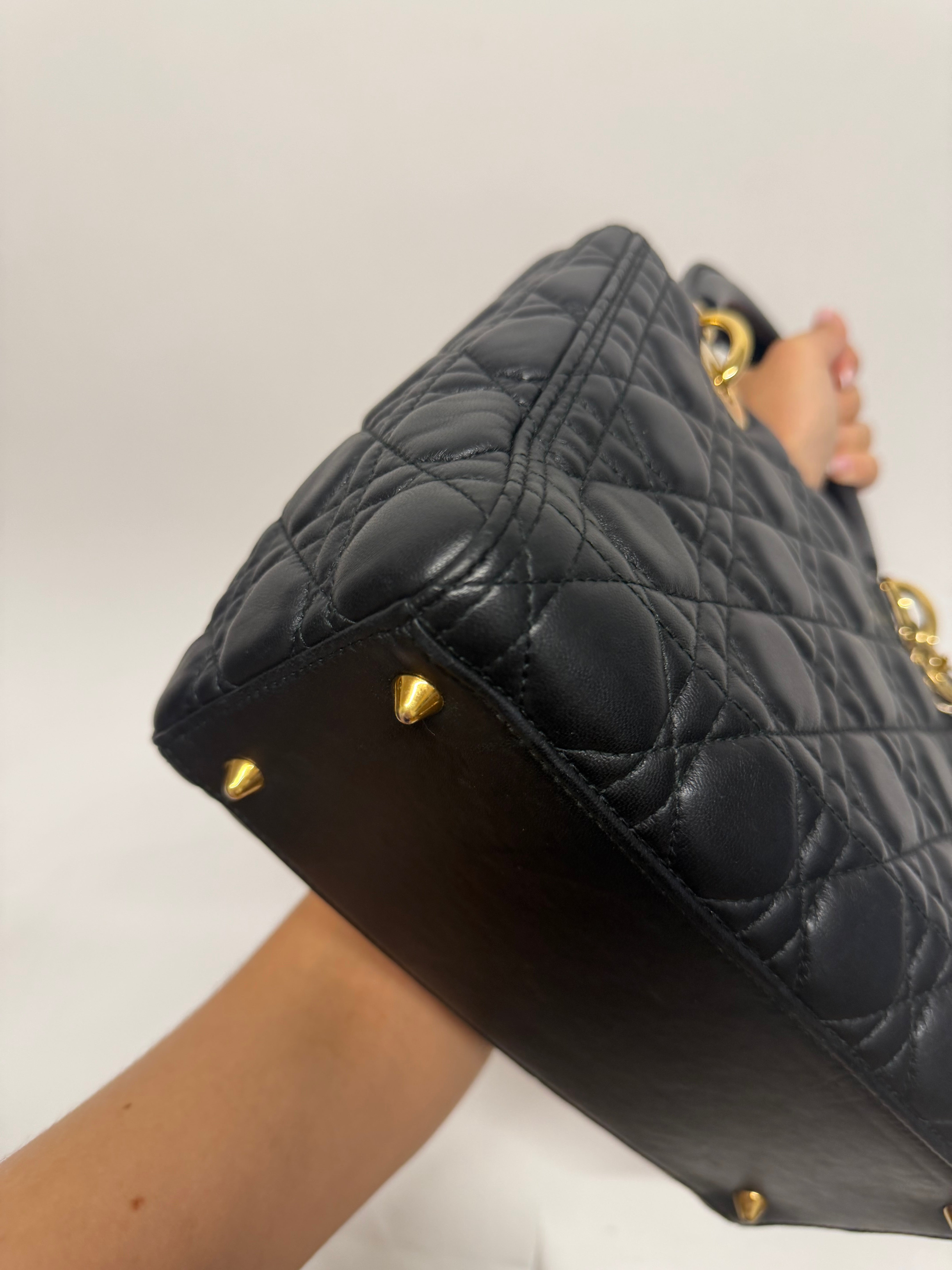 Christian Dior Lady Dior Medium Piel Cordero Negra con bandolera