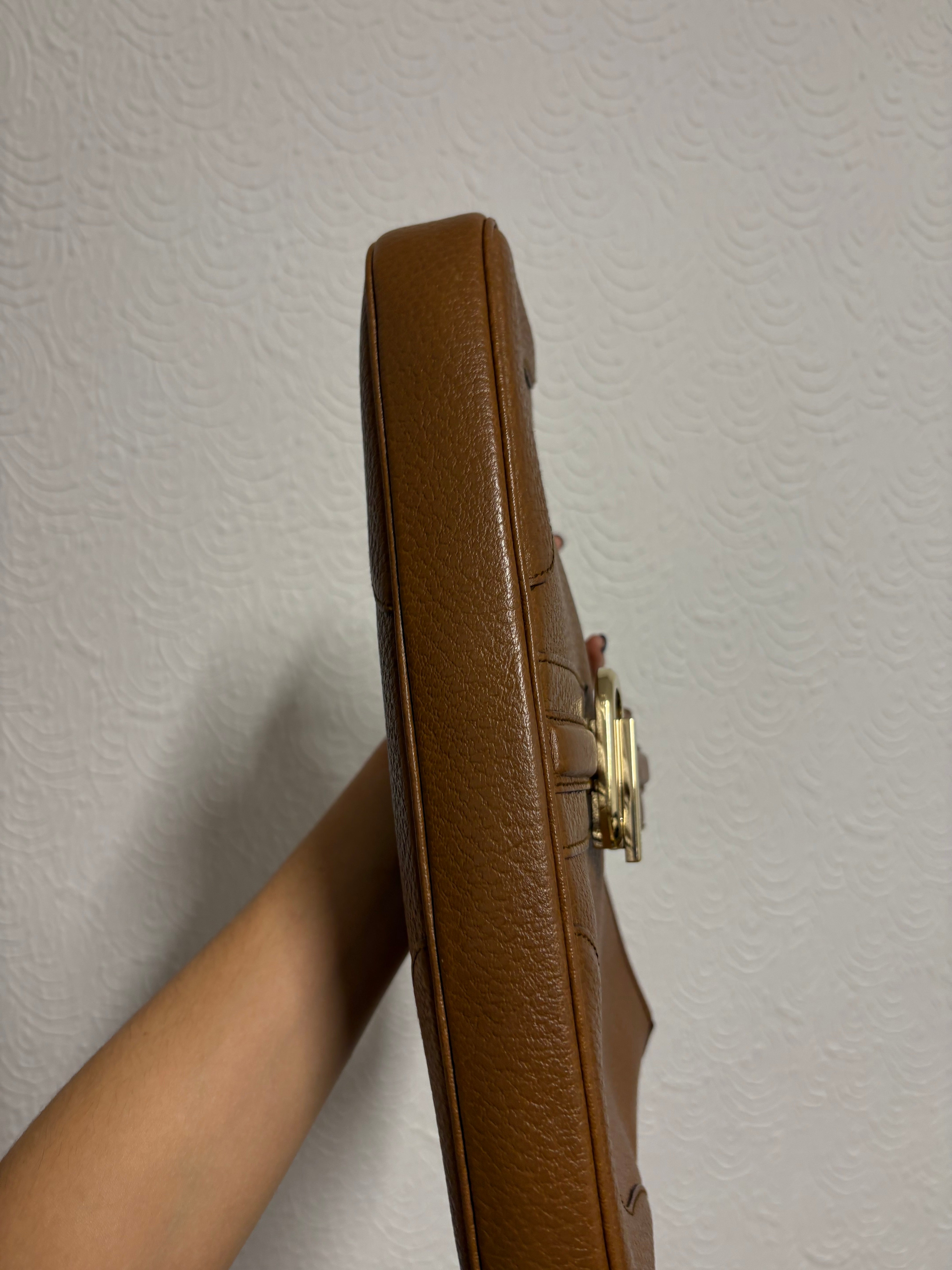 Gucci Jackie Shoulder Bag Piel Marrón · Broche G Dorado