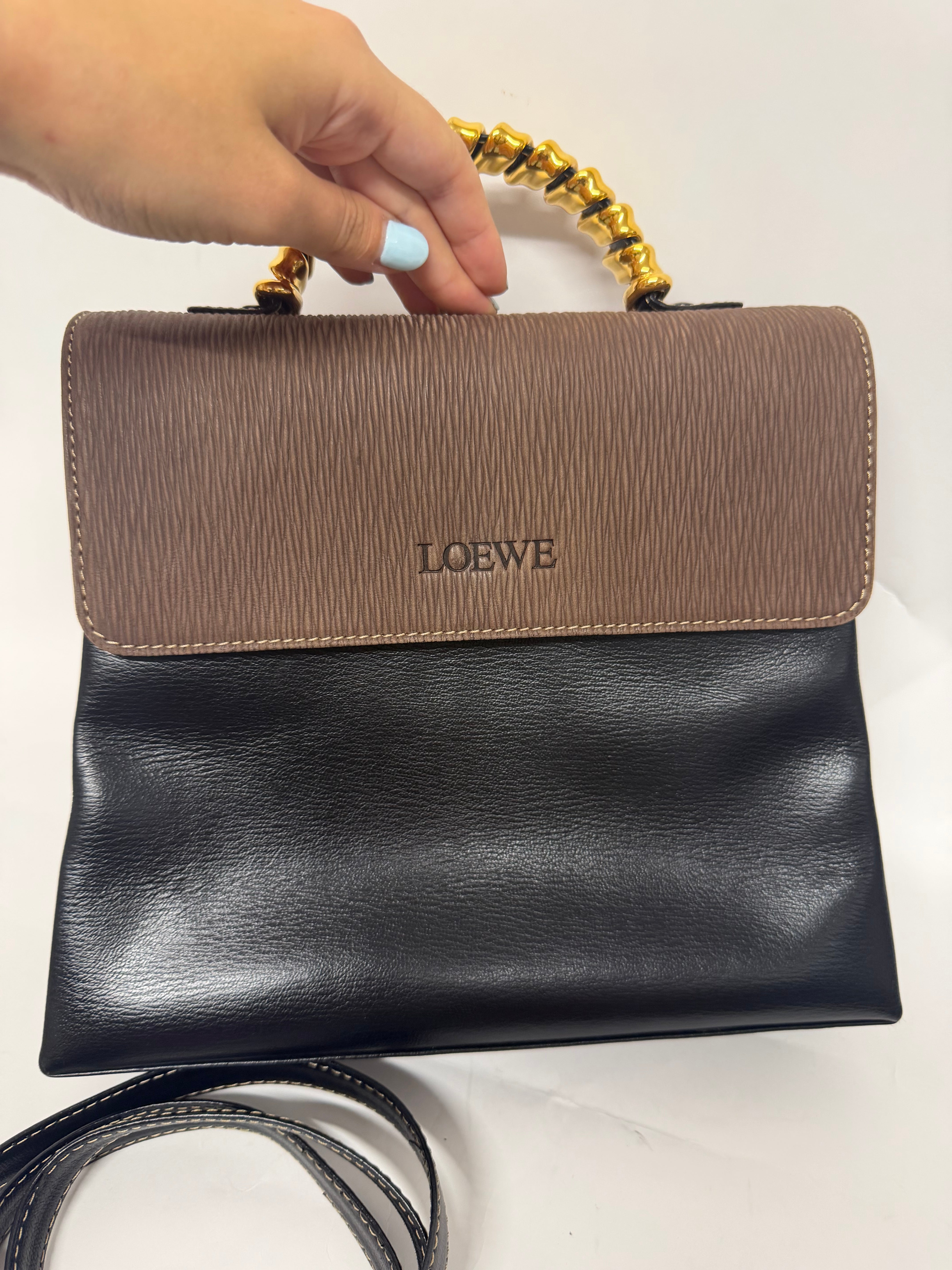Loewe Velázquez Twist Satchel Piel Negra
