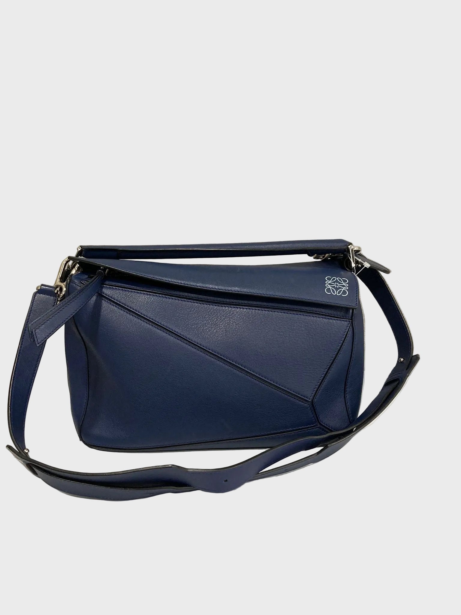 Loewe puzzle mediano azul oscuro