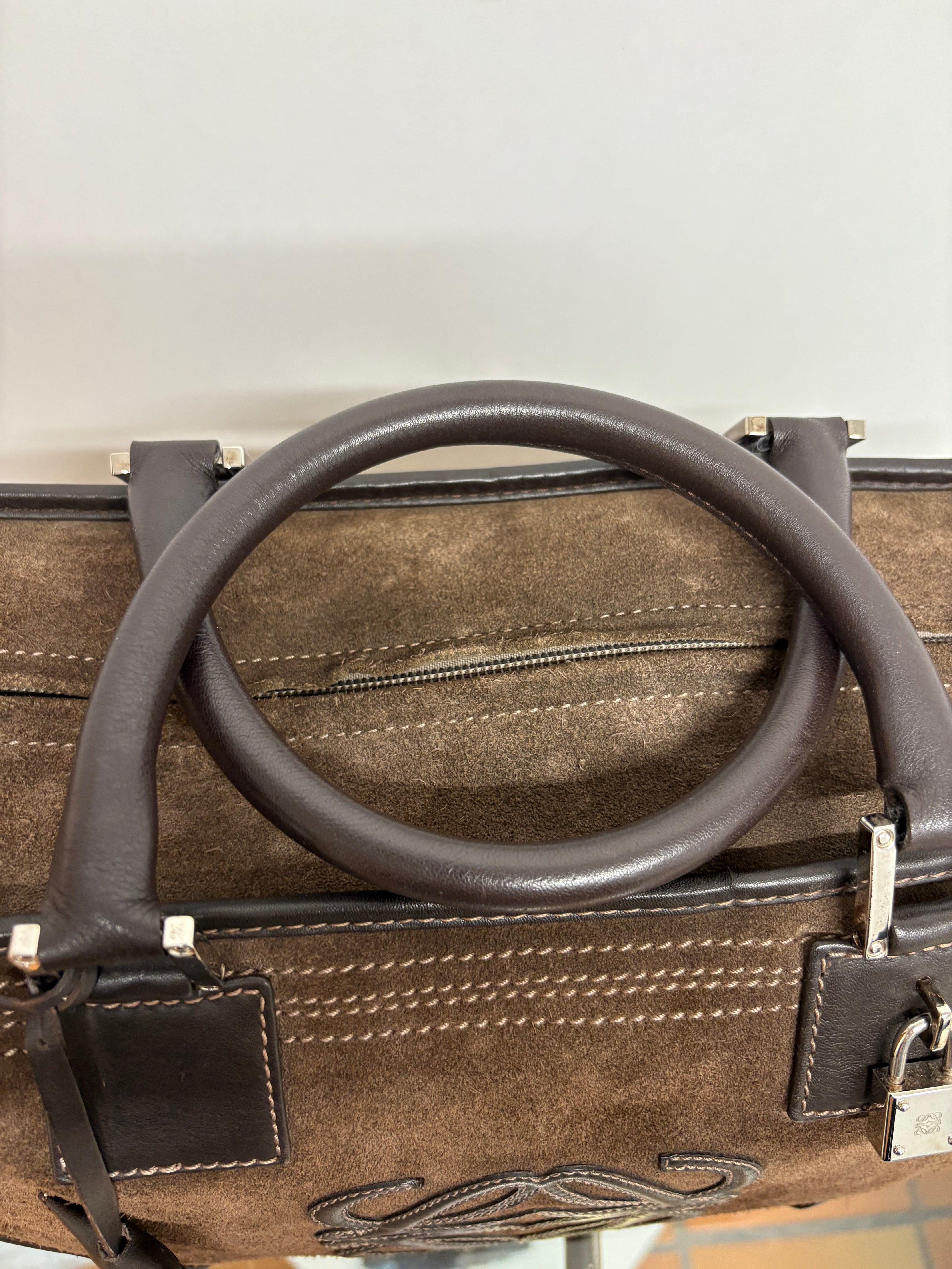 Loewe Amazona 35 marrón chocolate ante y piel