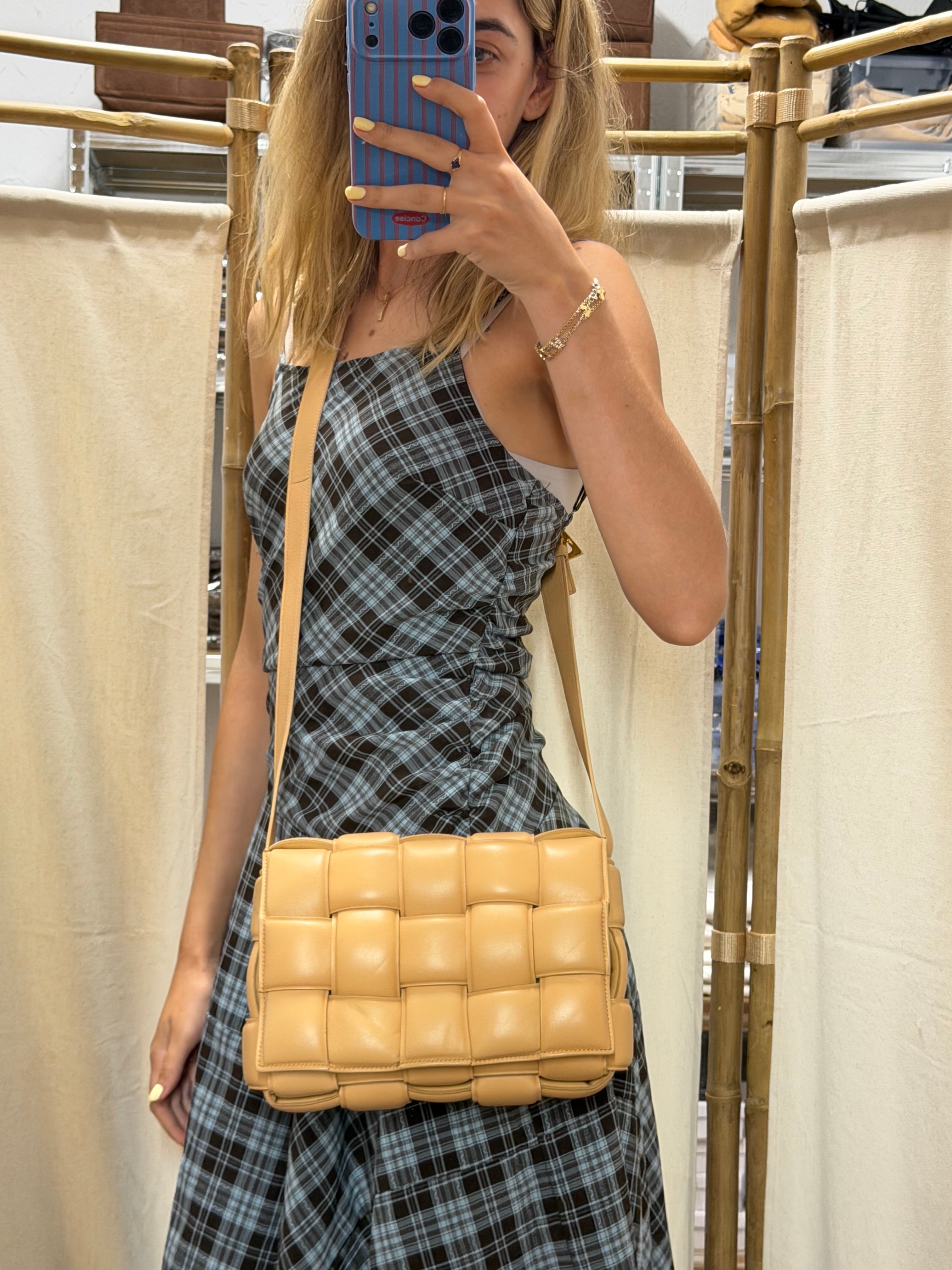 Bottega Veneta Cassette Intrecciato Nude/Beige