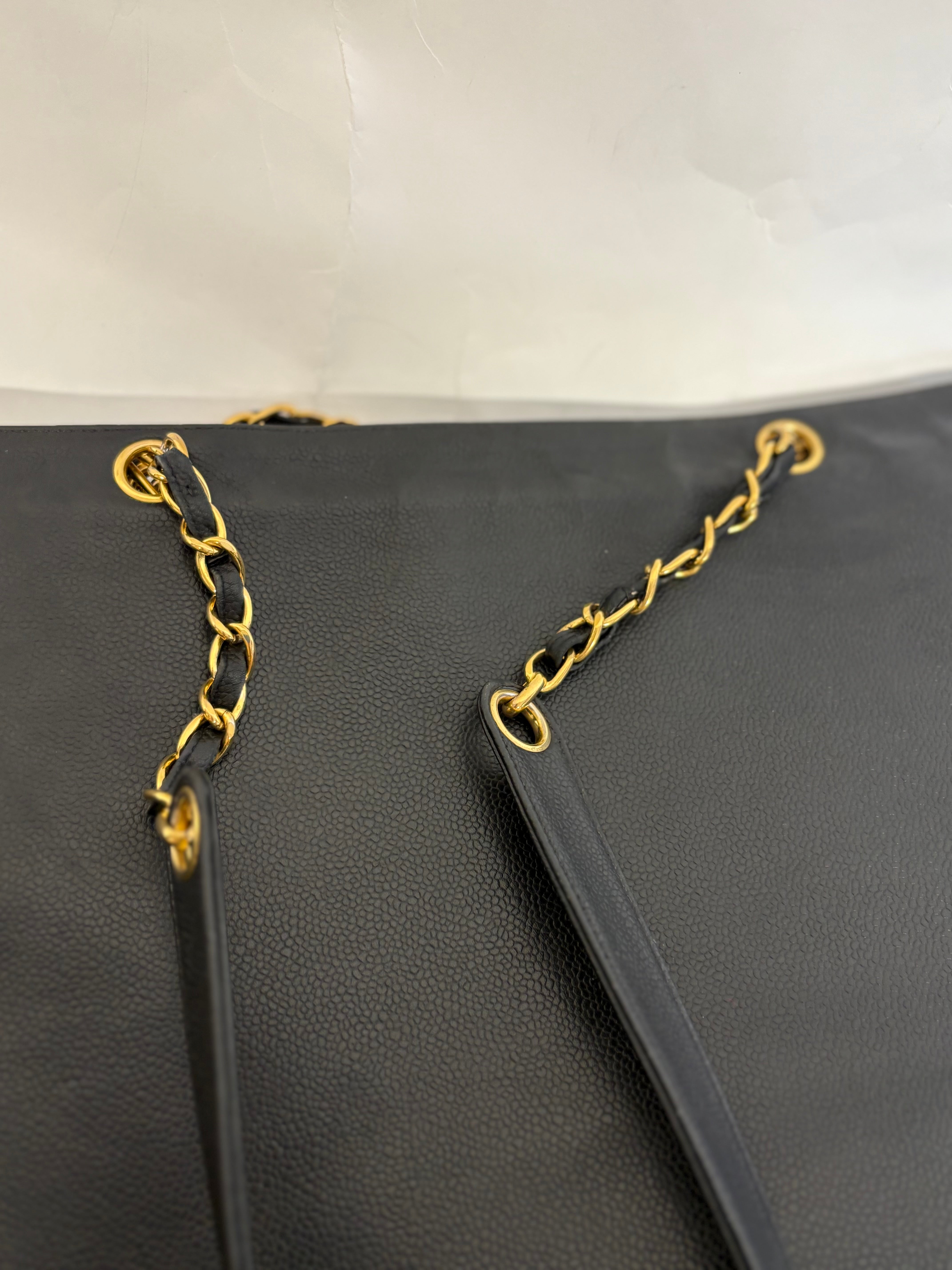 Chanel CC Caviar Tote Bag Negro Vintage
