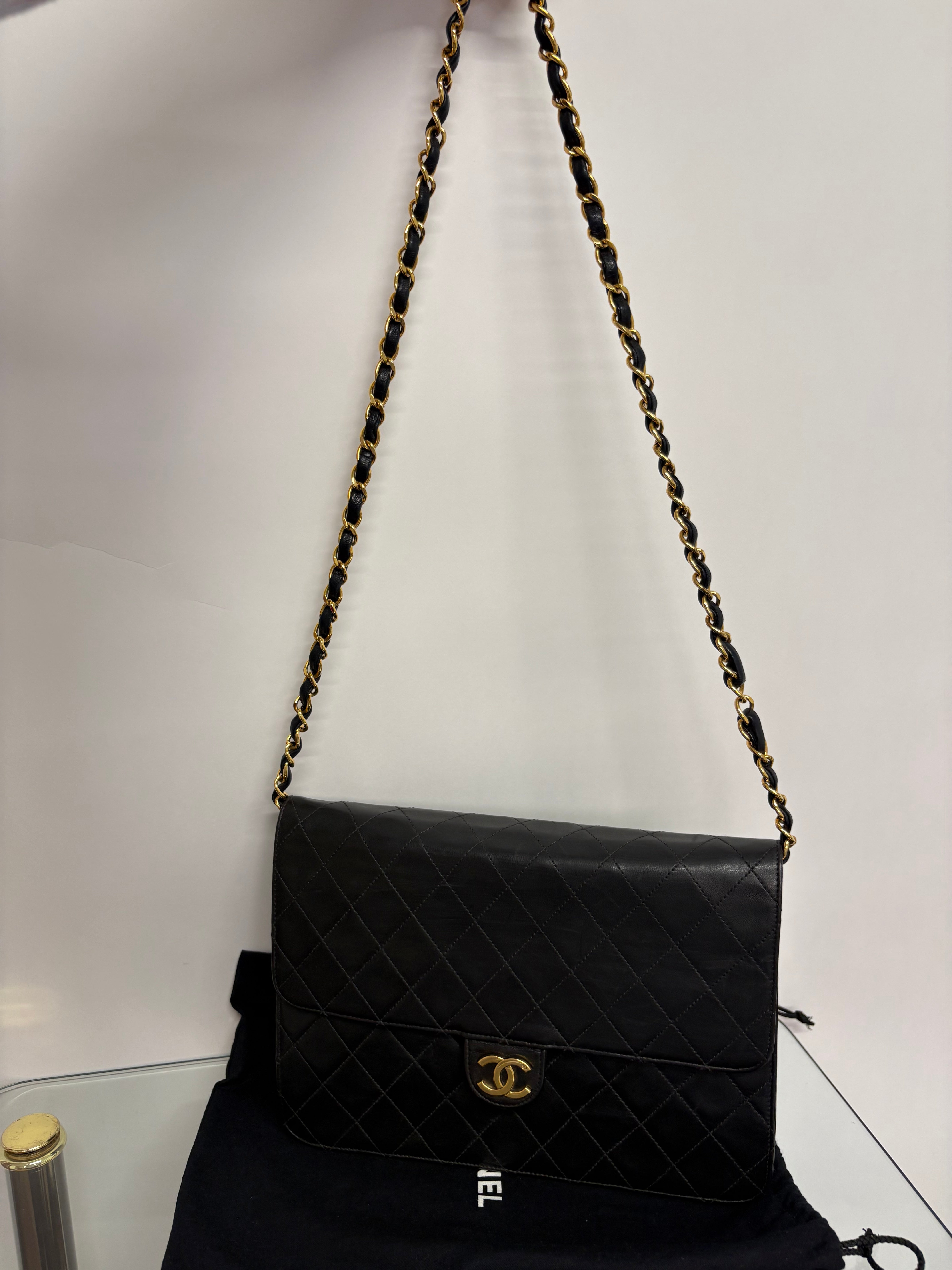 CHANEL Single Flap Negro Vintage Serie 5 – Año 1997–1999