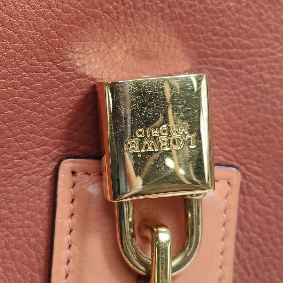 Loewe Amazona 36 Tricolor Coñac, Topo y Camel