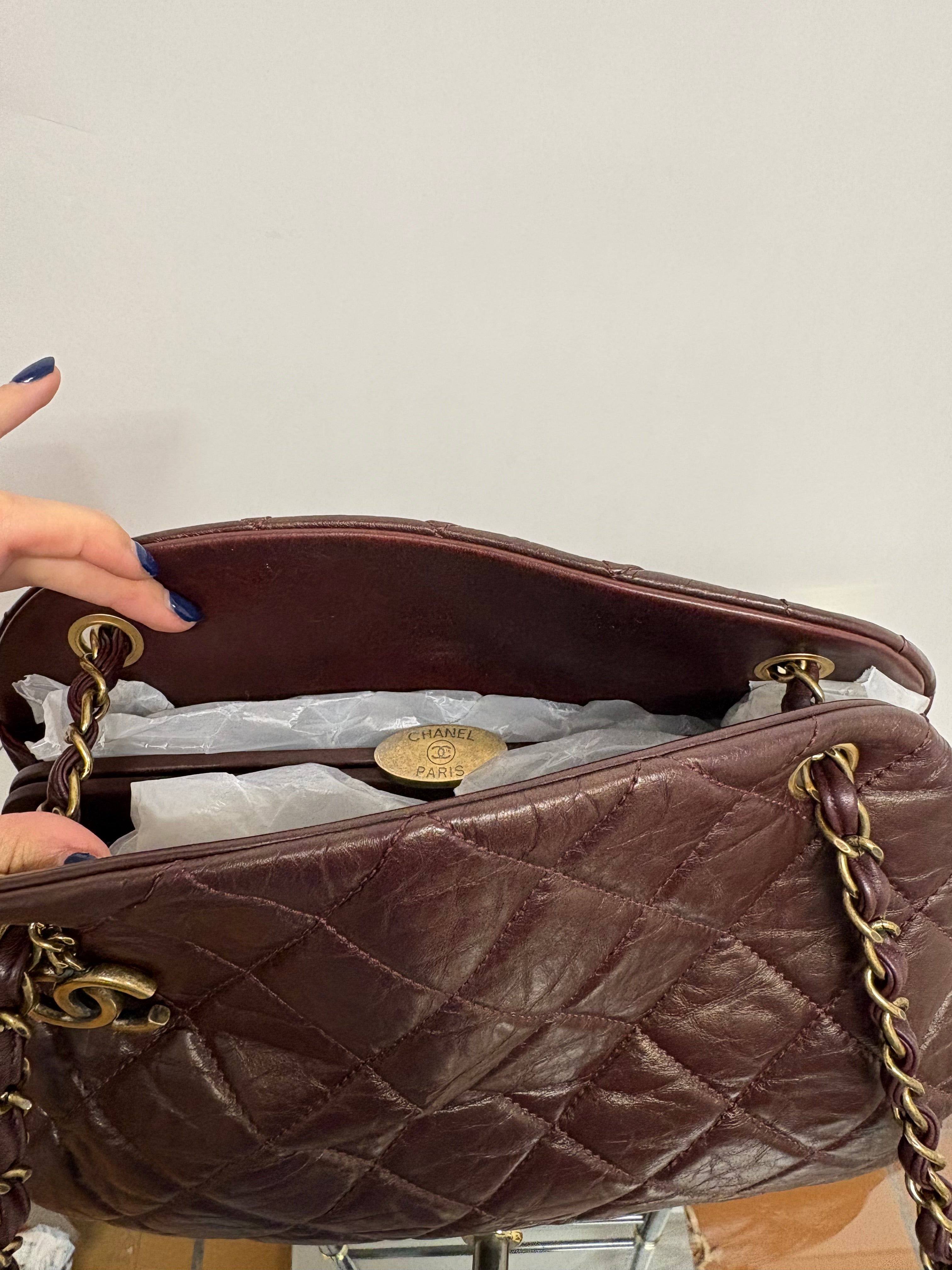 Chanel leather coco mark charm chain shoulder bag burdeos oscuro vintage